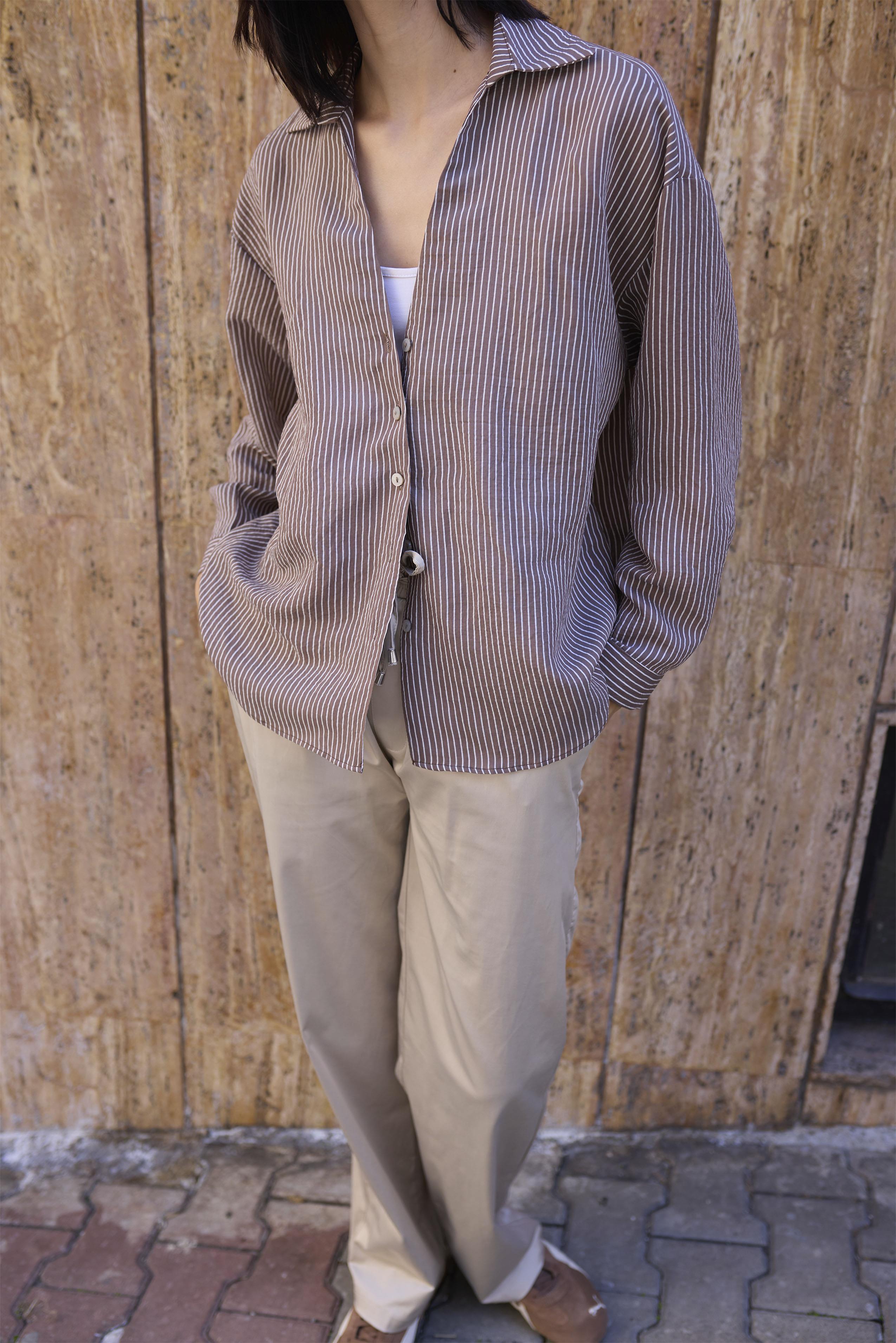 4906 ÇİZGİLİ GÖMLEK KAHVE