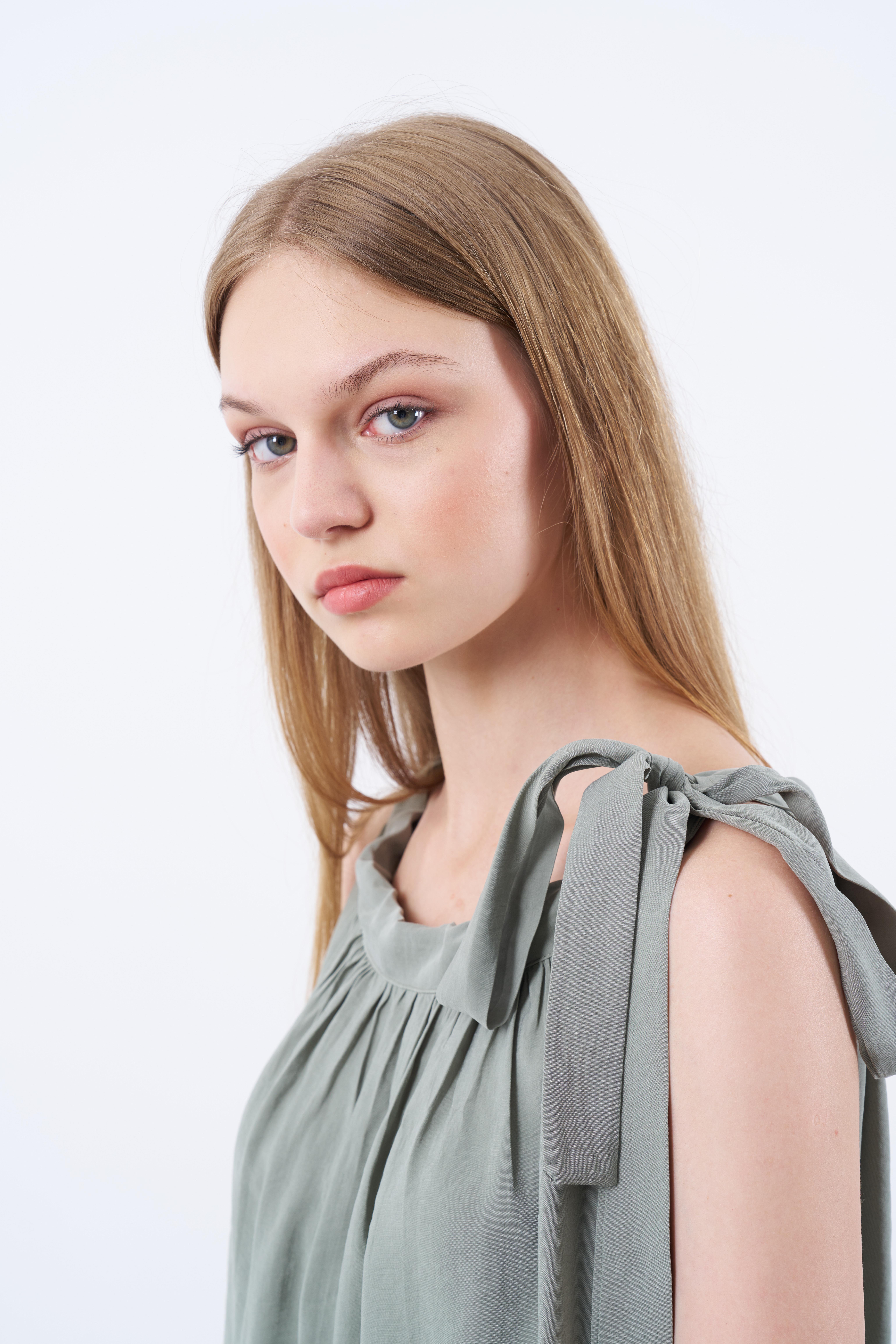 3213 OMUZDAN BAĞLAMALI ELBİSE ÇAĞLA YEŞİL