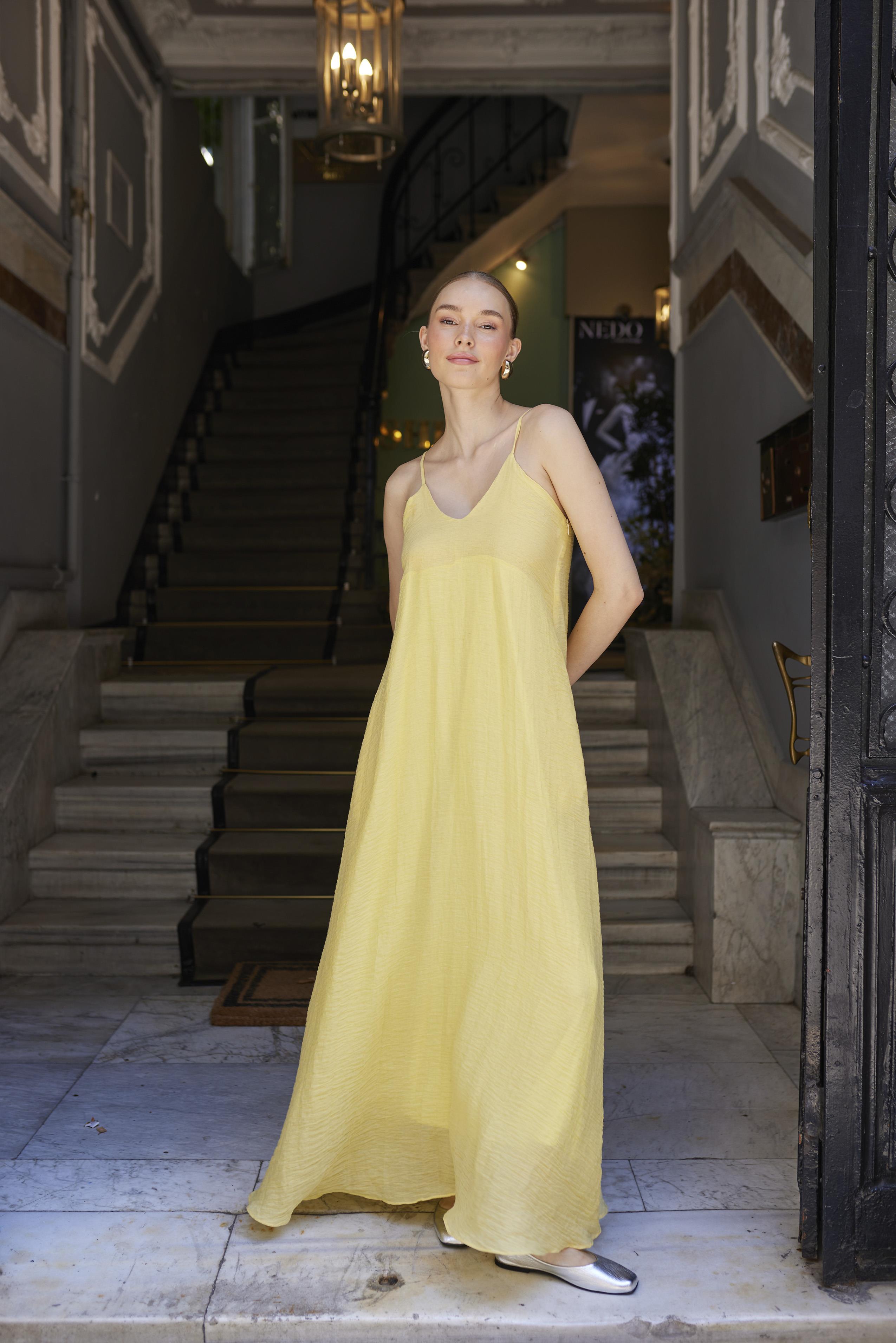 3326 ASKILI ELBİSE SARI