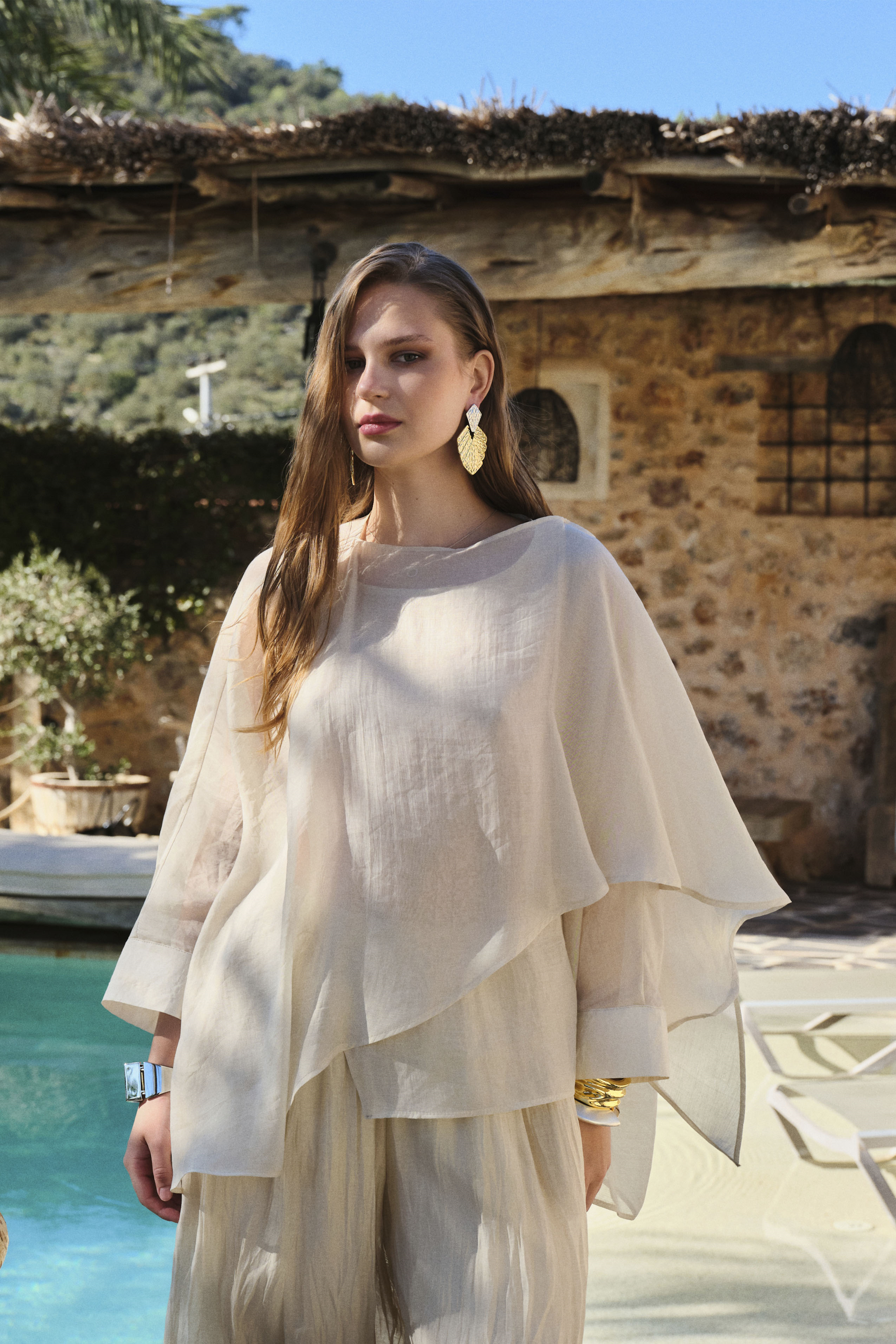 5026 UÇUŞAN PELERİN BLUZ TAŞ