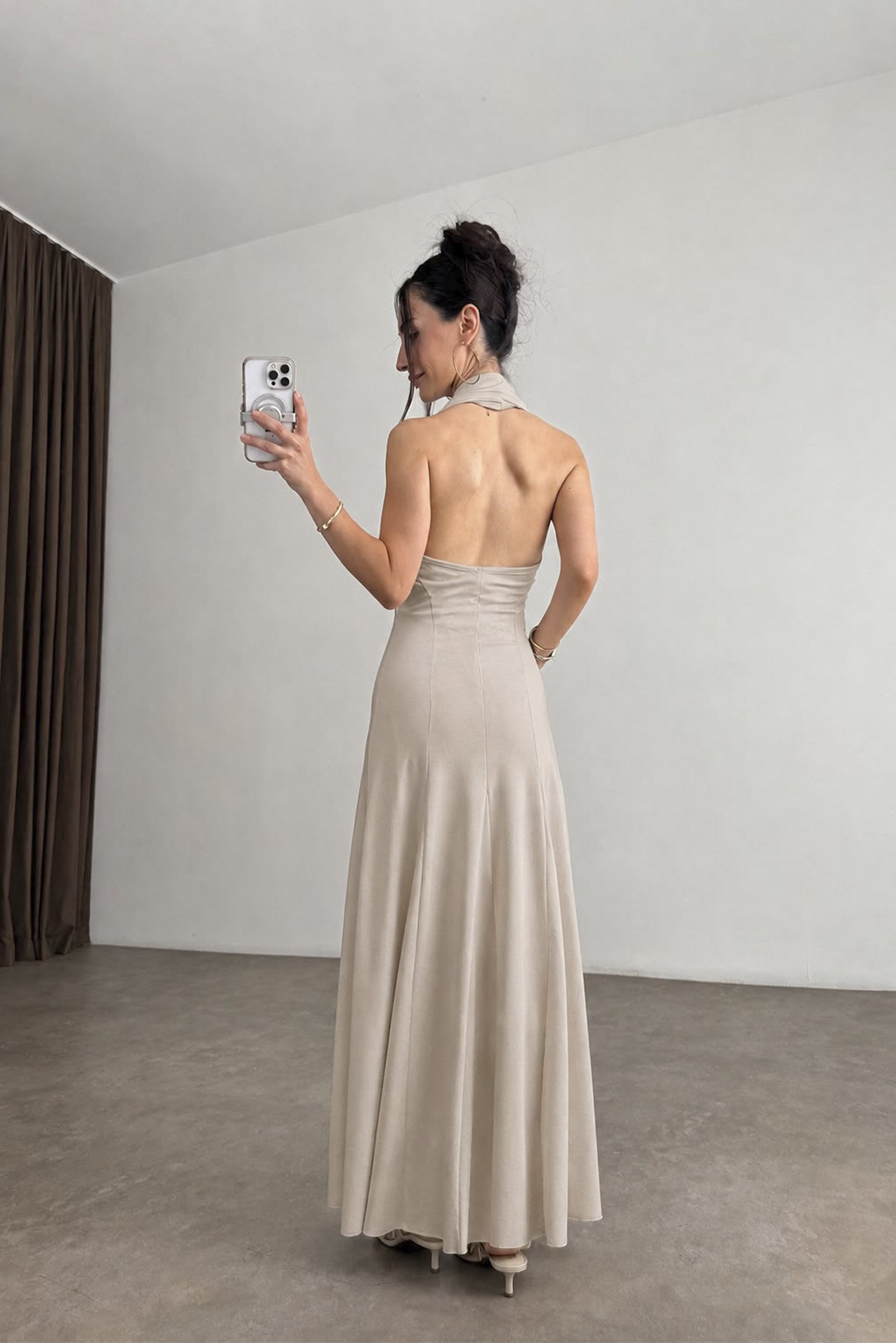 0104 HALTER YAKA ELBİSE BEJ