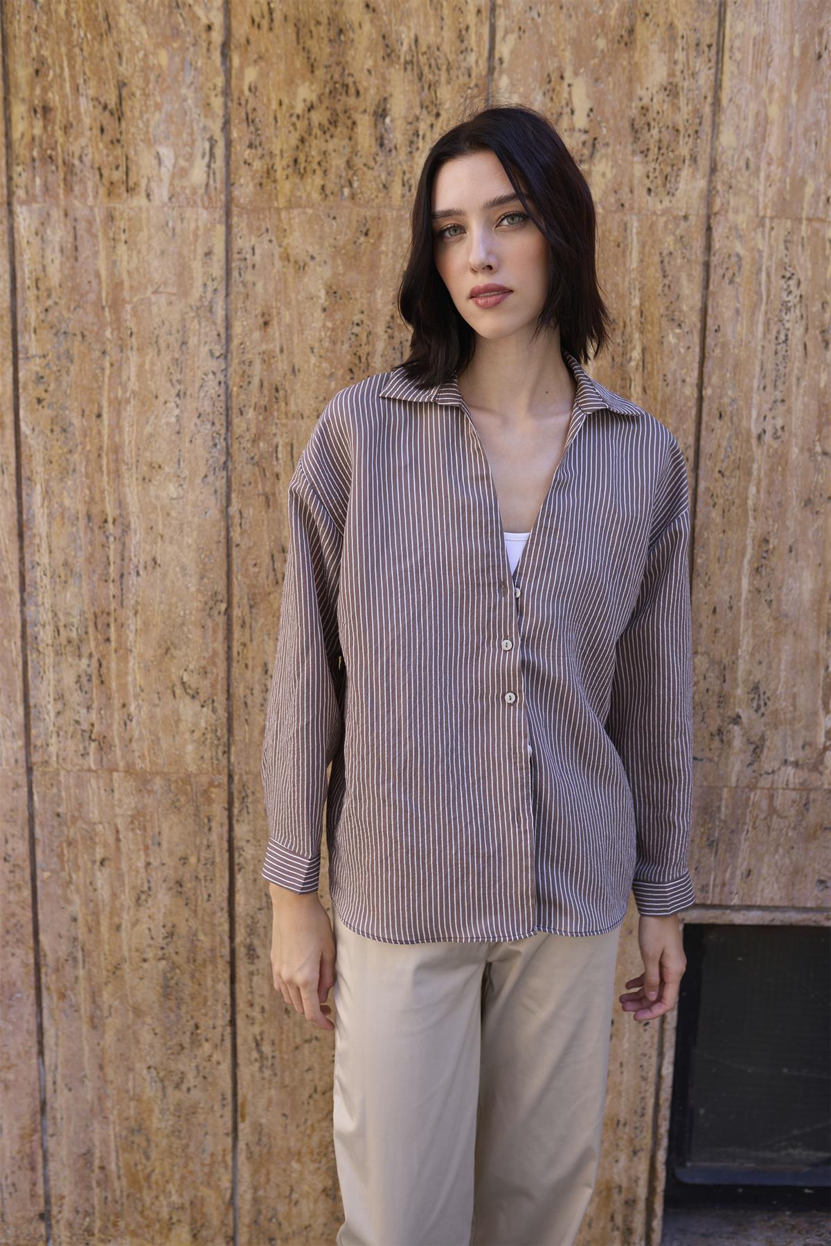 4906 ÇİZGİLİ GÖMLEK KAHVE