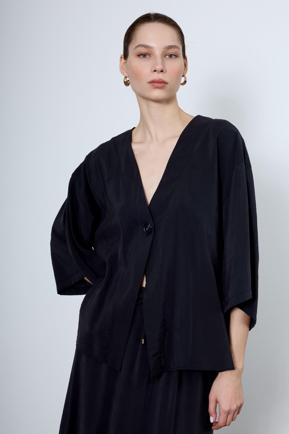 4961 ÖNDEN BAĞLAMALI BLUZ SİYAH