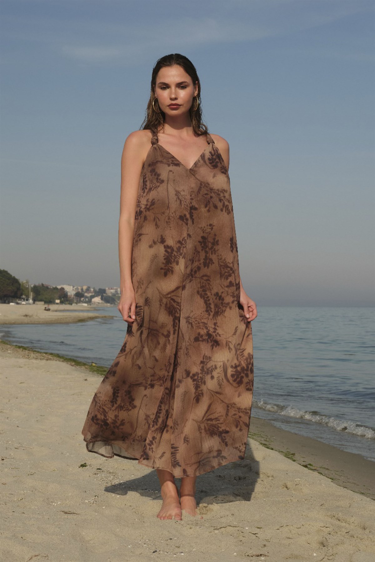 3429 OMUZDAN DÜĞÜMLÜ ELBİSE CAMEL