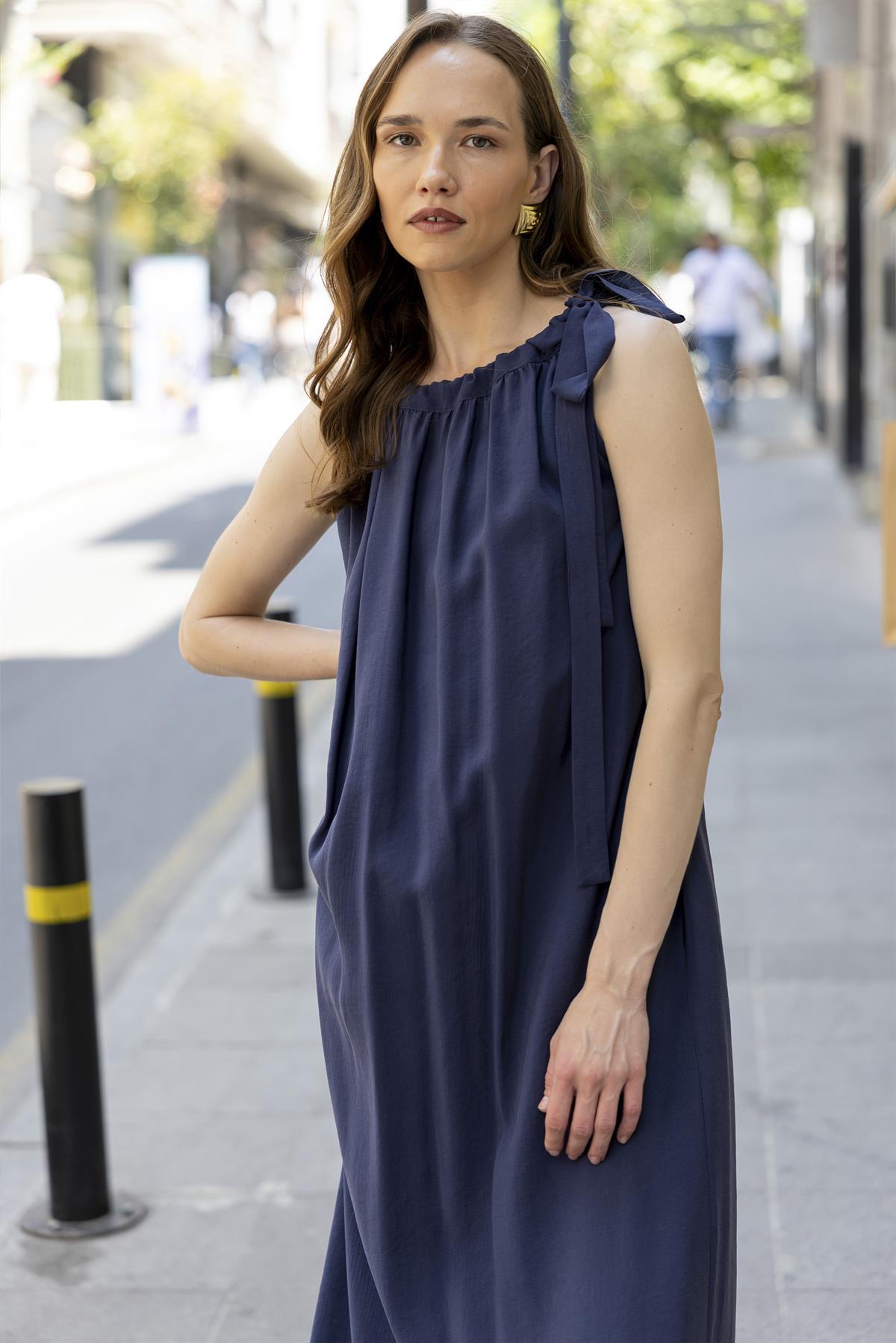 3213 OMUZDAN BAĞLAMALI ELBİSE LACİVERT