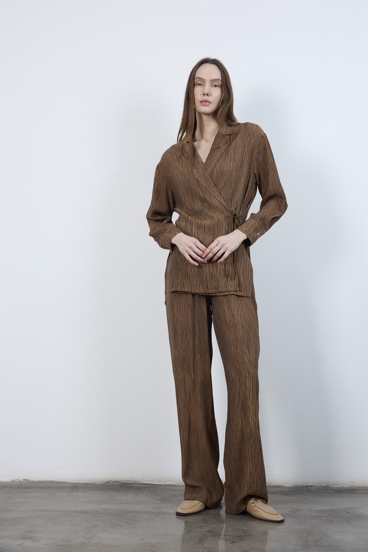 51101 BASKILI GÖMLEK PANTOLON TAKIM KAHVE