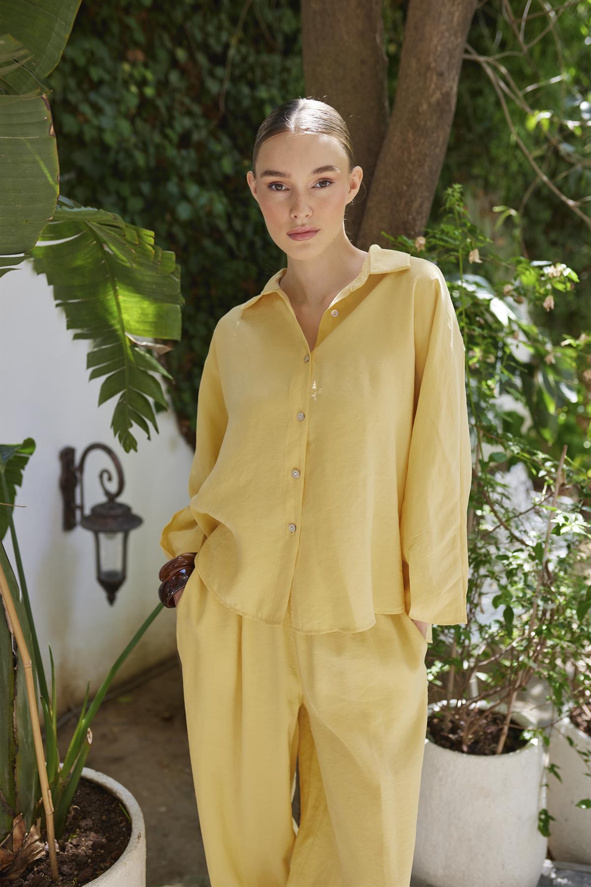 50957 GÖMLEK PANTOLON TAKIM KOYU SARI