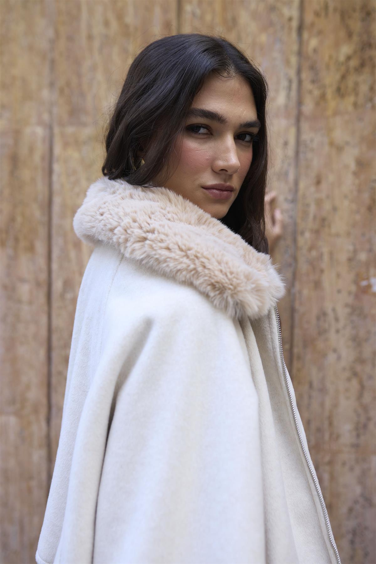 9660 YAKA KÜRKLÜ KAŞE MONT TAŞ