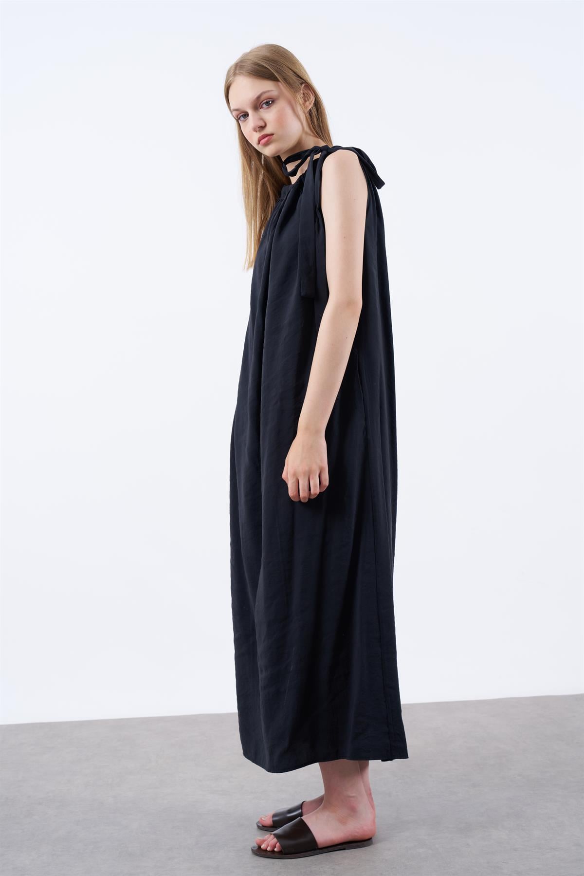 3213 OMUZDAN BAĞLAMALI ELBİSE SİYAH