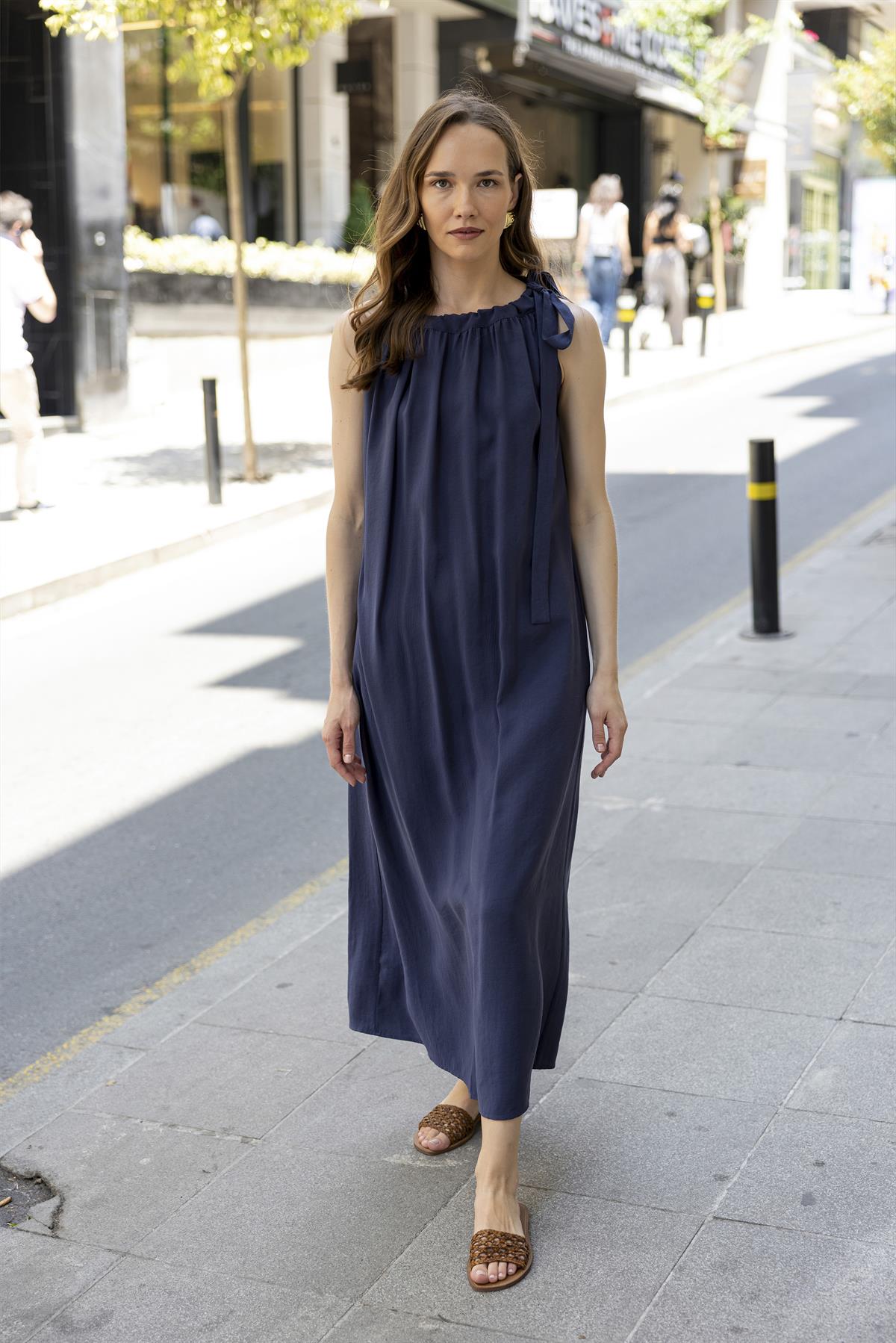 3213 OMUZDAN BAĞLAMALI ELBİSE LACİVERT