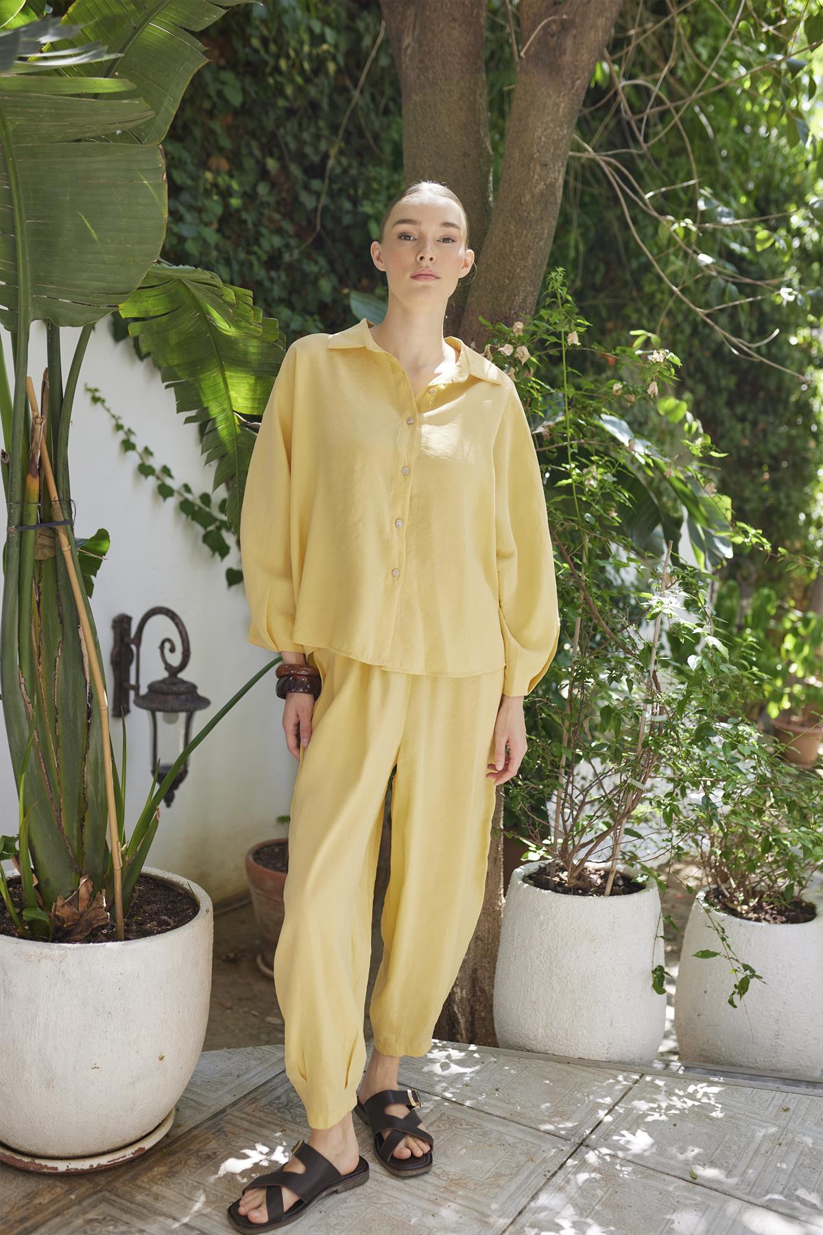 50957 GÖMLEK PANTOLON TAKIM KOYU SARI