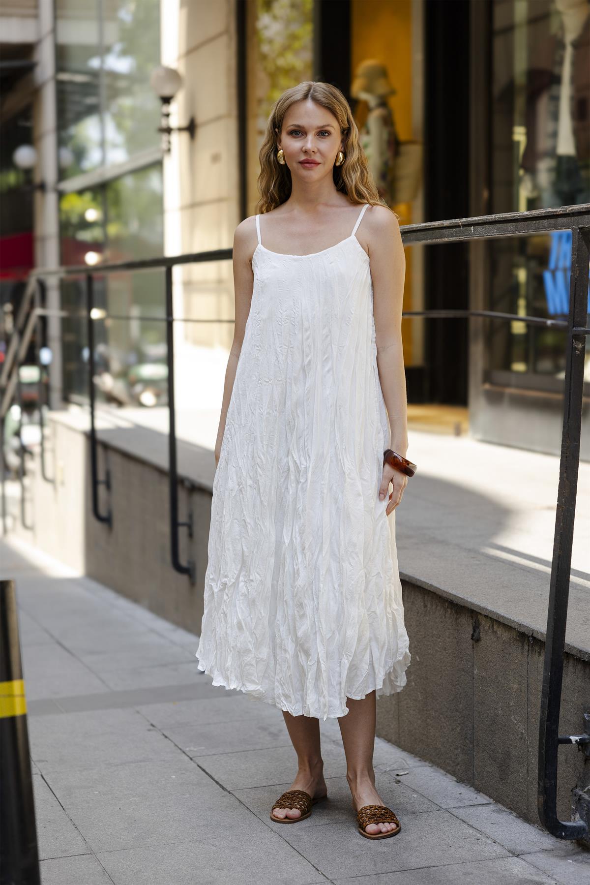 3208 KIRIŞIK ASKILI ELBİSE BEYAZ