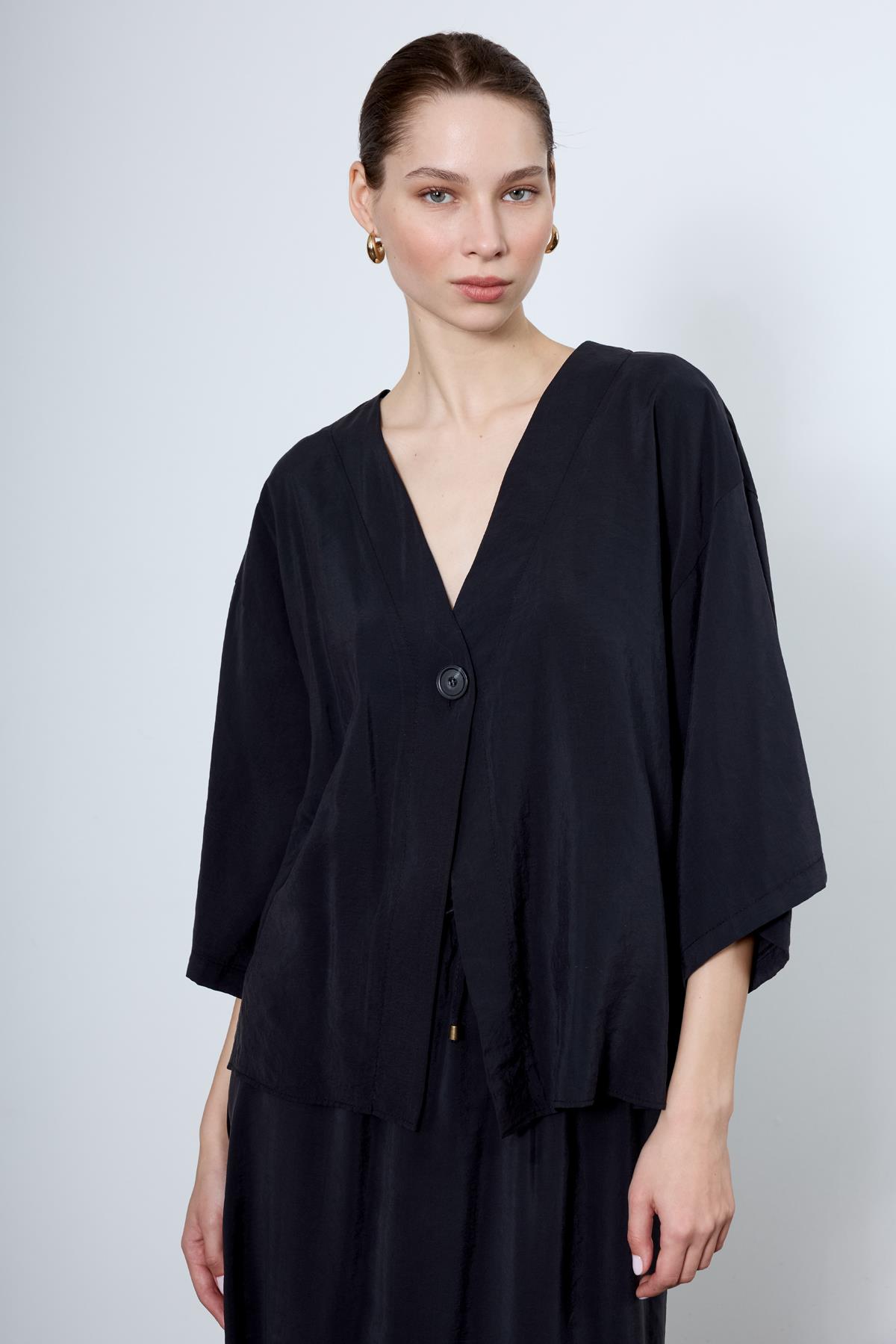 4961 ÖNDEN BAĞLAMALI BLUZ SİYAH