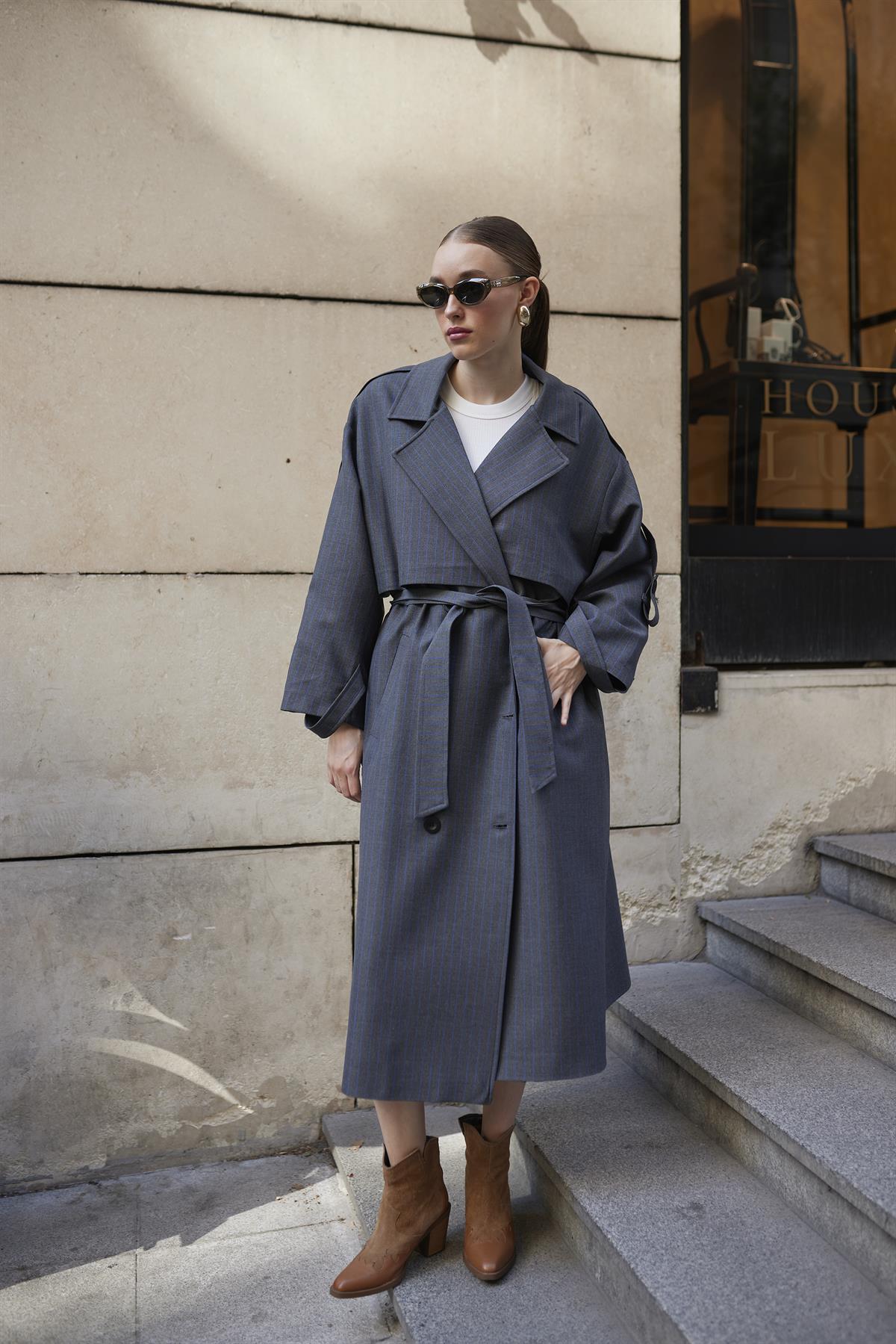 9583 ÇİZGİLİ TRENÇ ANTRASİT-MAVİ