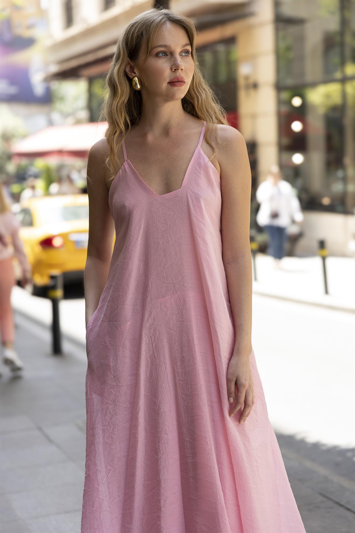 3227 ASKILI ELBİSE PEMBE