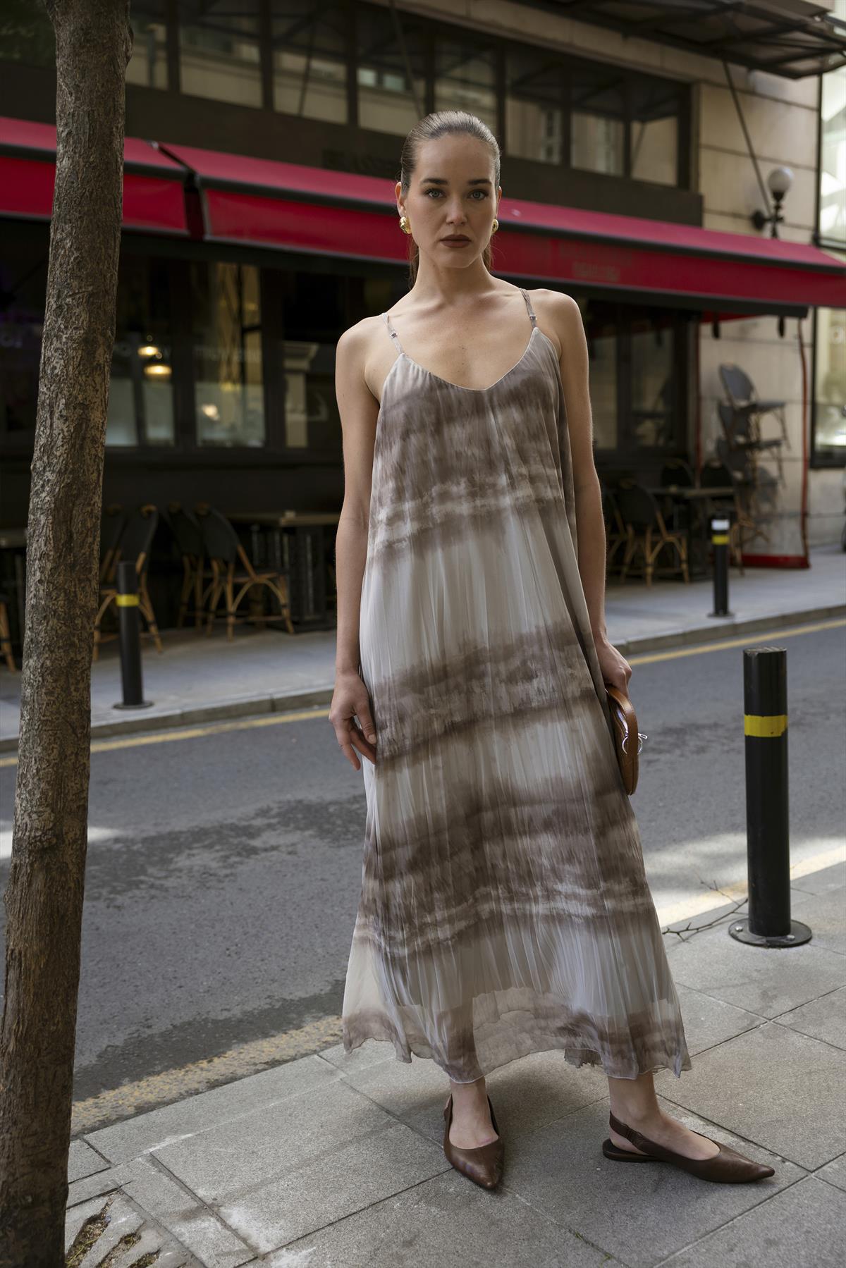 3277 ASKILI ELBİSE TAŞ