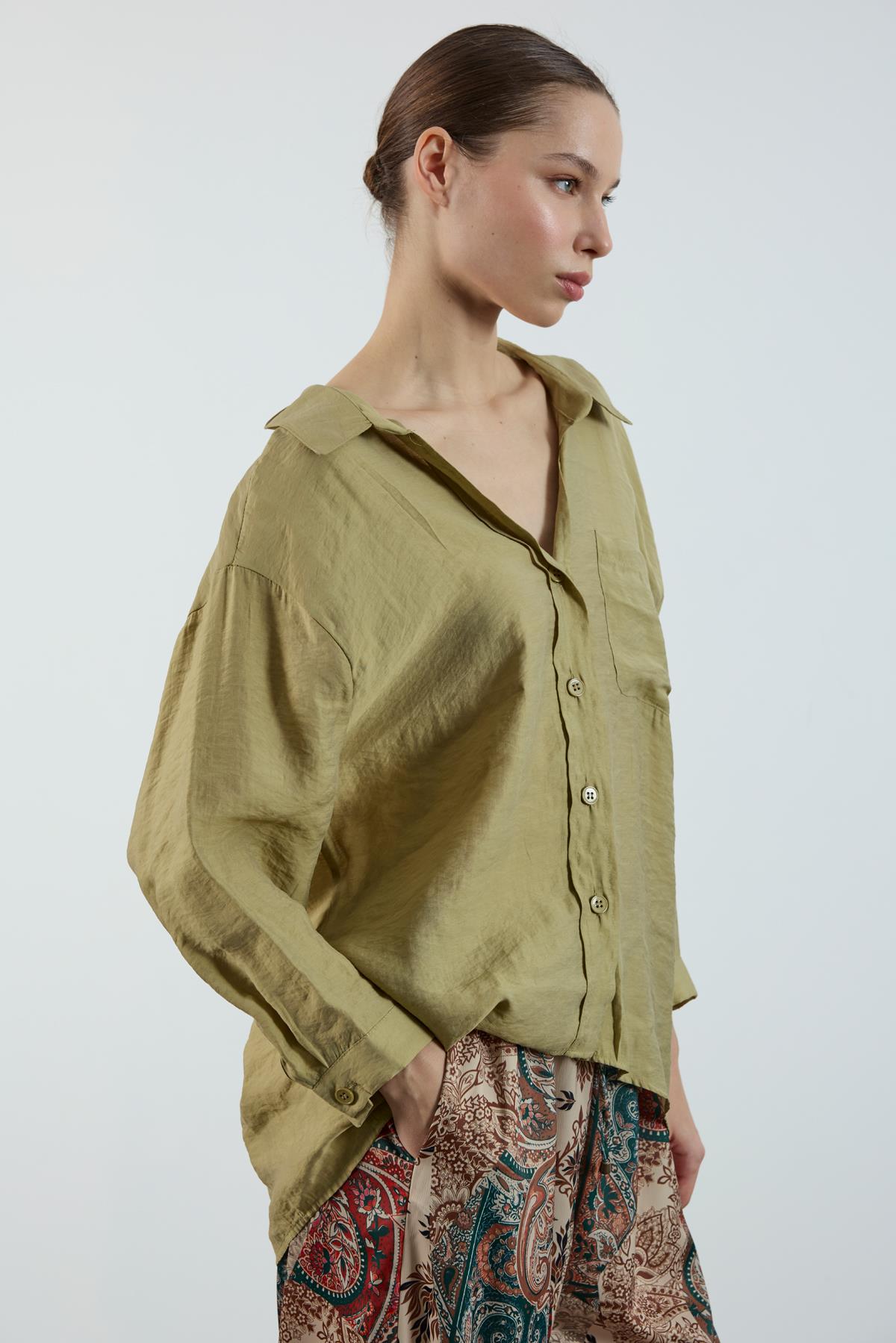 4612 DÜŞÜK OMUZLU OVERSİZE GÖMLEK HAKİ