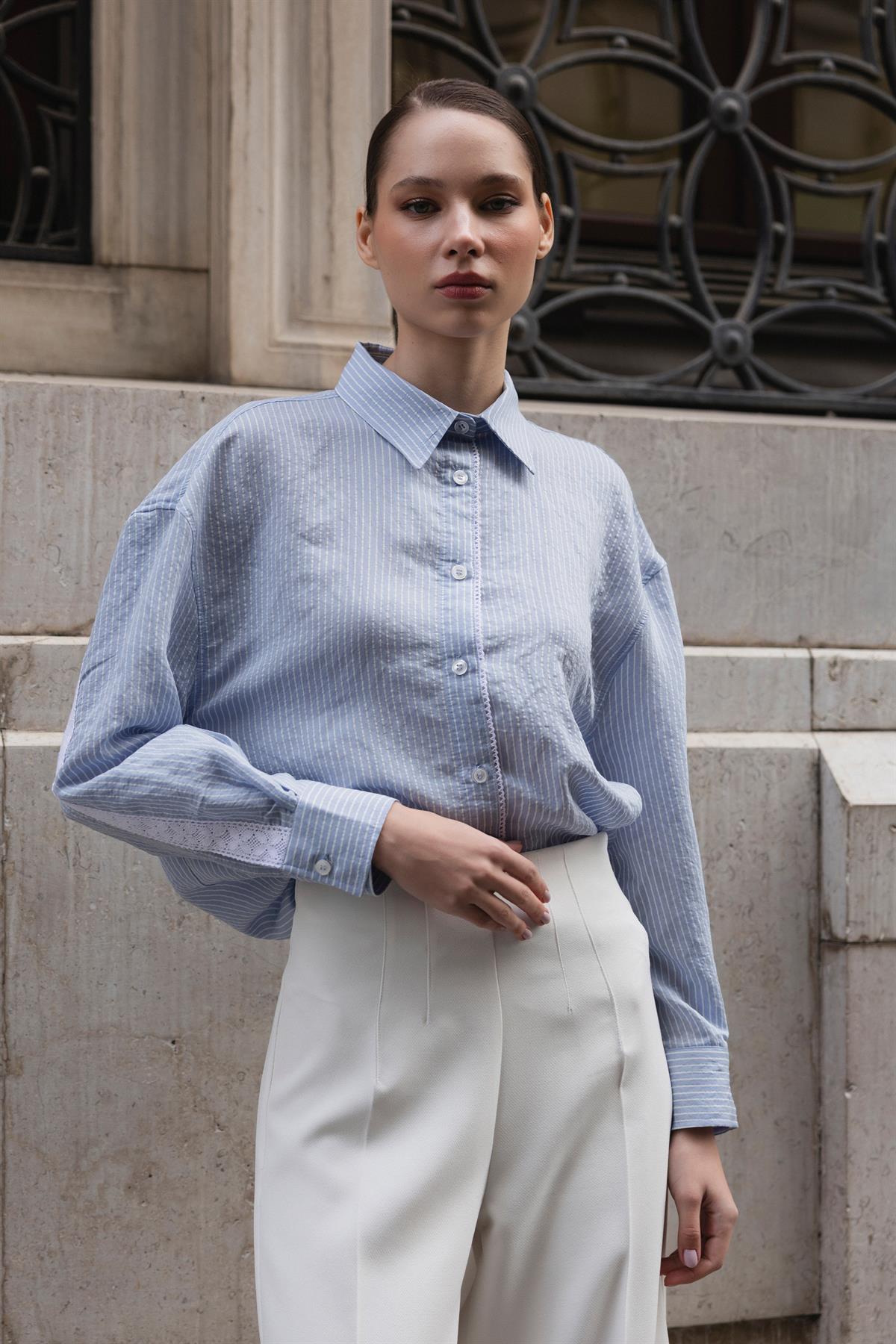 4958 DANTELLİ ÇİZGİLİ GÖMLEK MAVİ-BEYAZ ÇİZGİ