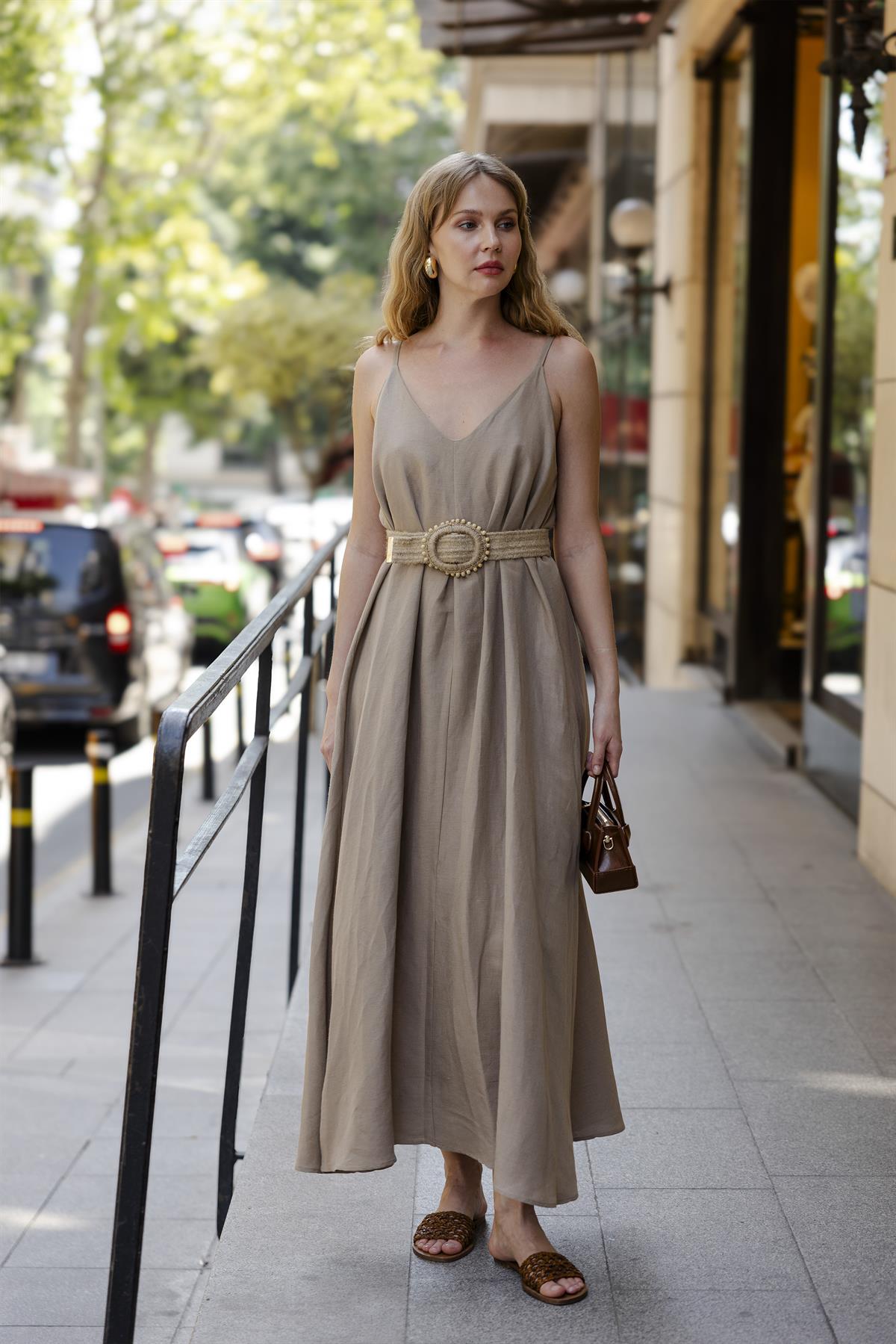 3303 İP ASKILI KEMERLİ ELBİSE VİZON