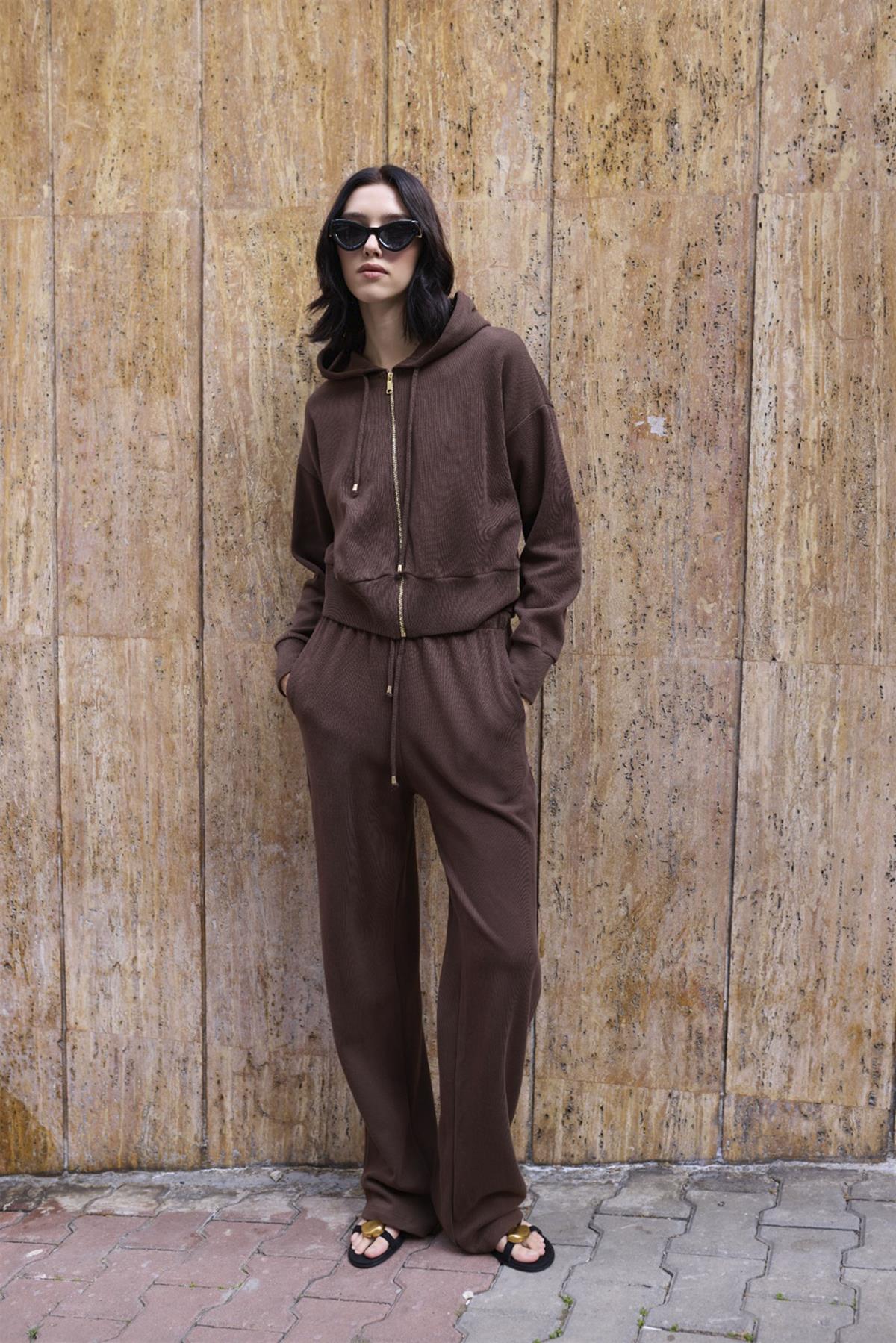 51232 KAPŞONLU TRİKO TAKIM KAHVE