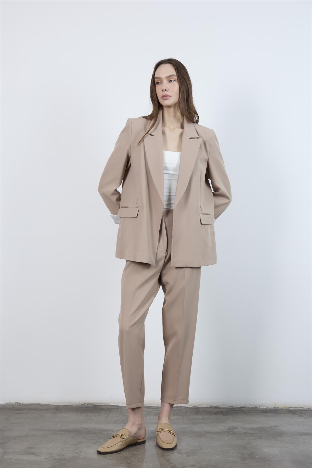 9134 KOLU KATLAMALI CEKET BEJ