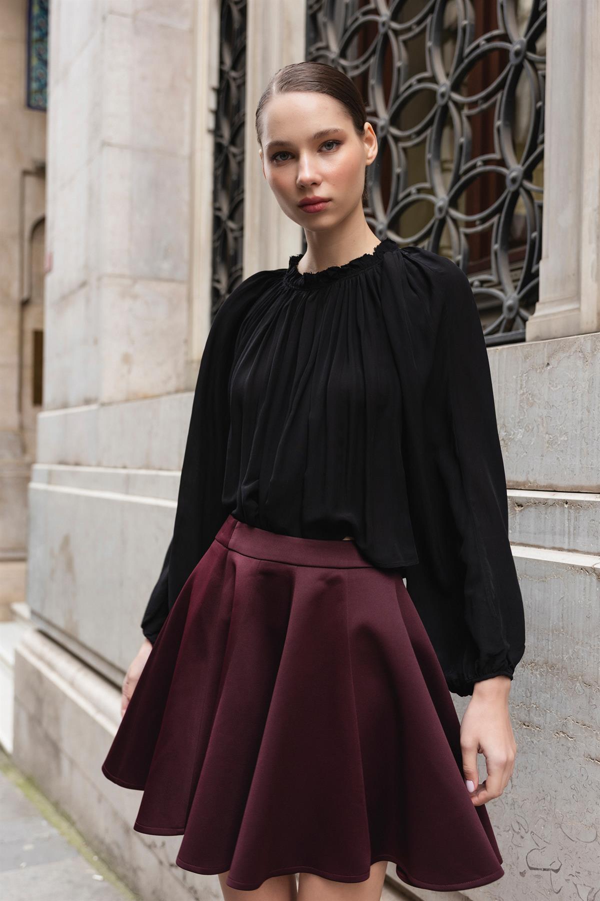 4959 YAKASI BÜZGÜLÜ BLUZ SİYAH