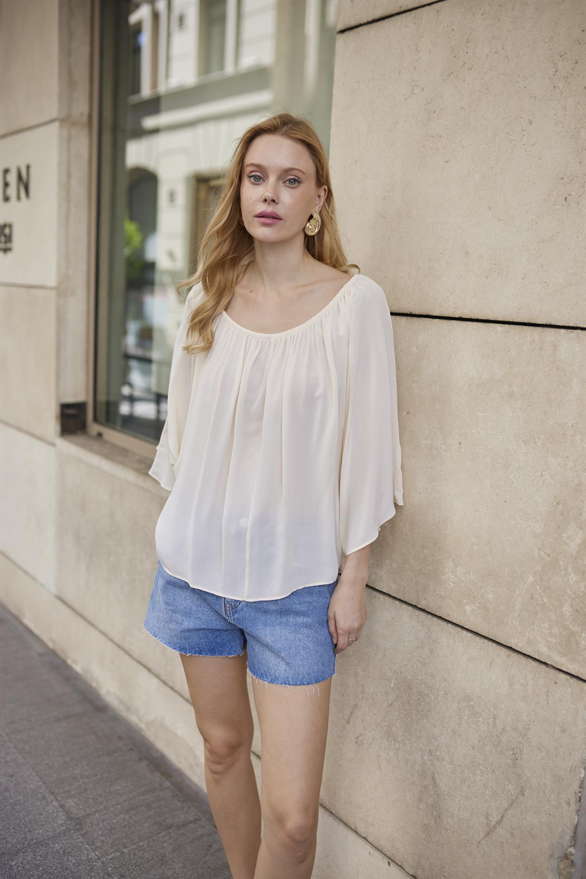 4978 YAKASI LASTİKLİ BLUZ EKRU