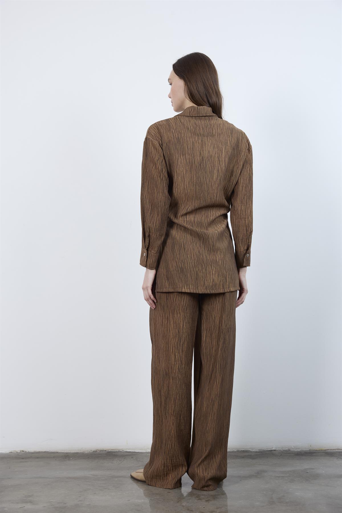 51101 BASKILI GÖMLEK PANTOLON TAKIM KAHVE