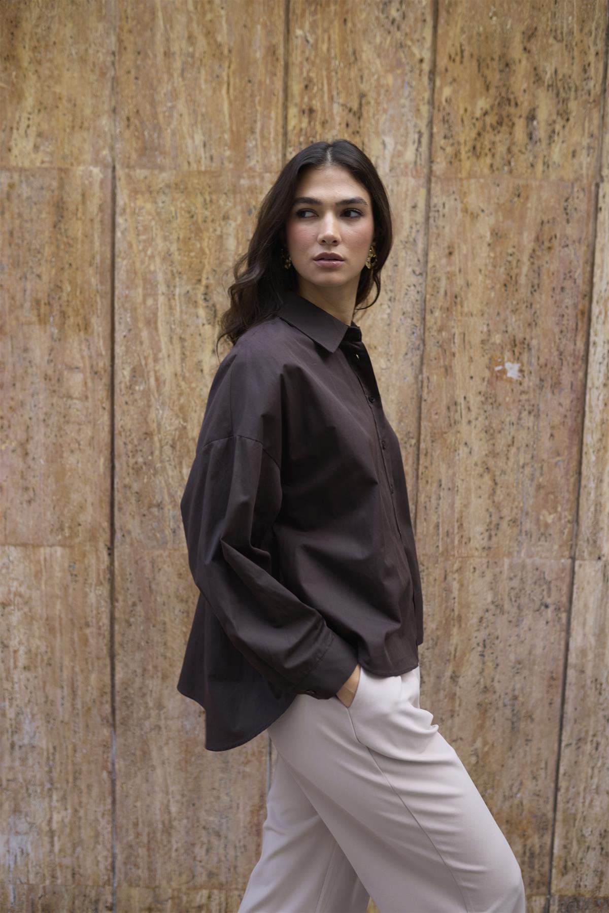 4992 ARKASI BÜZGÜLÜ GÖMLEK KAHVE