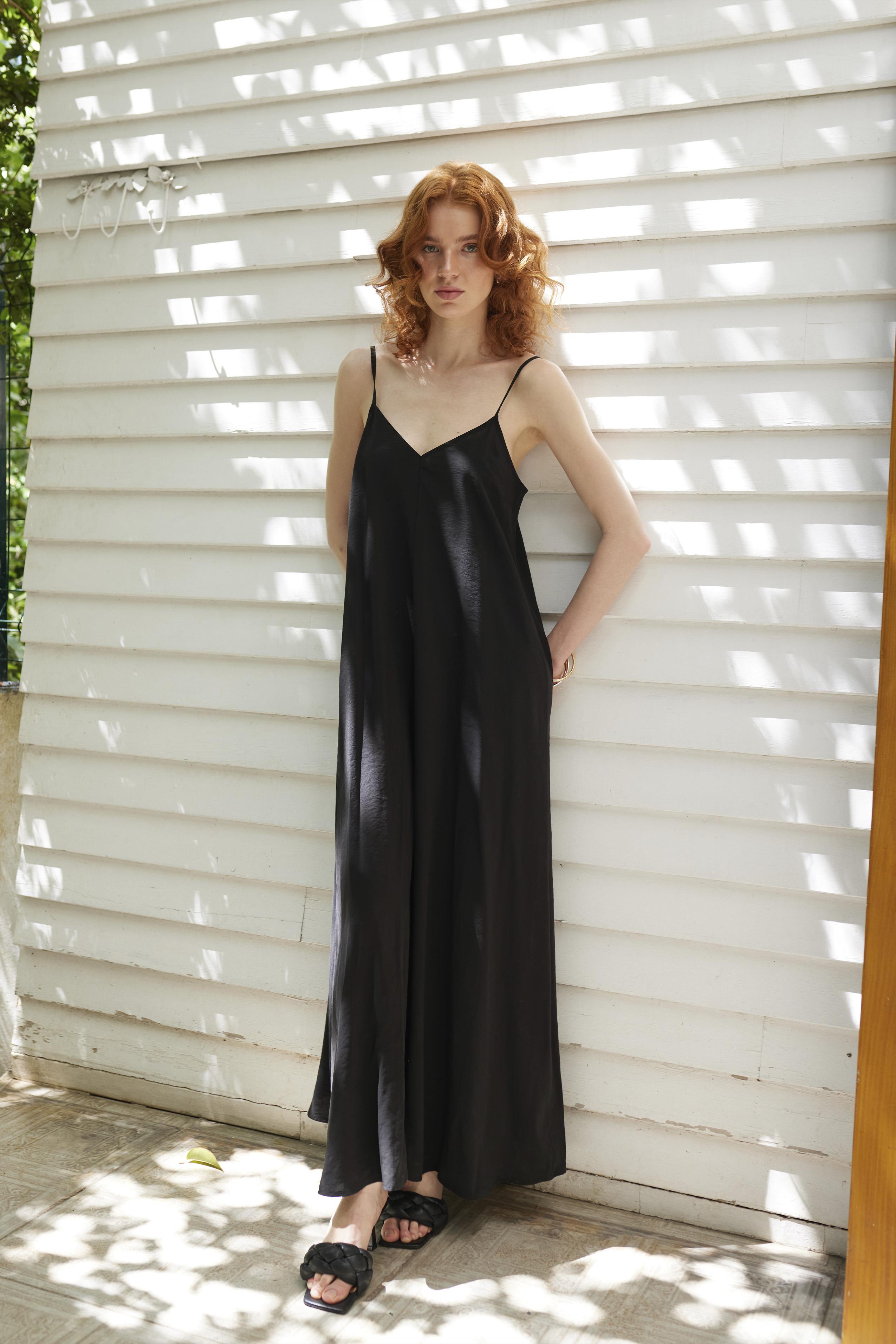 3327 ASKILI ELBİSE SİYAH