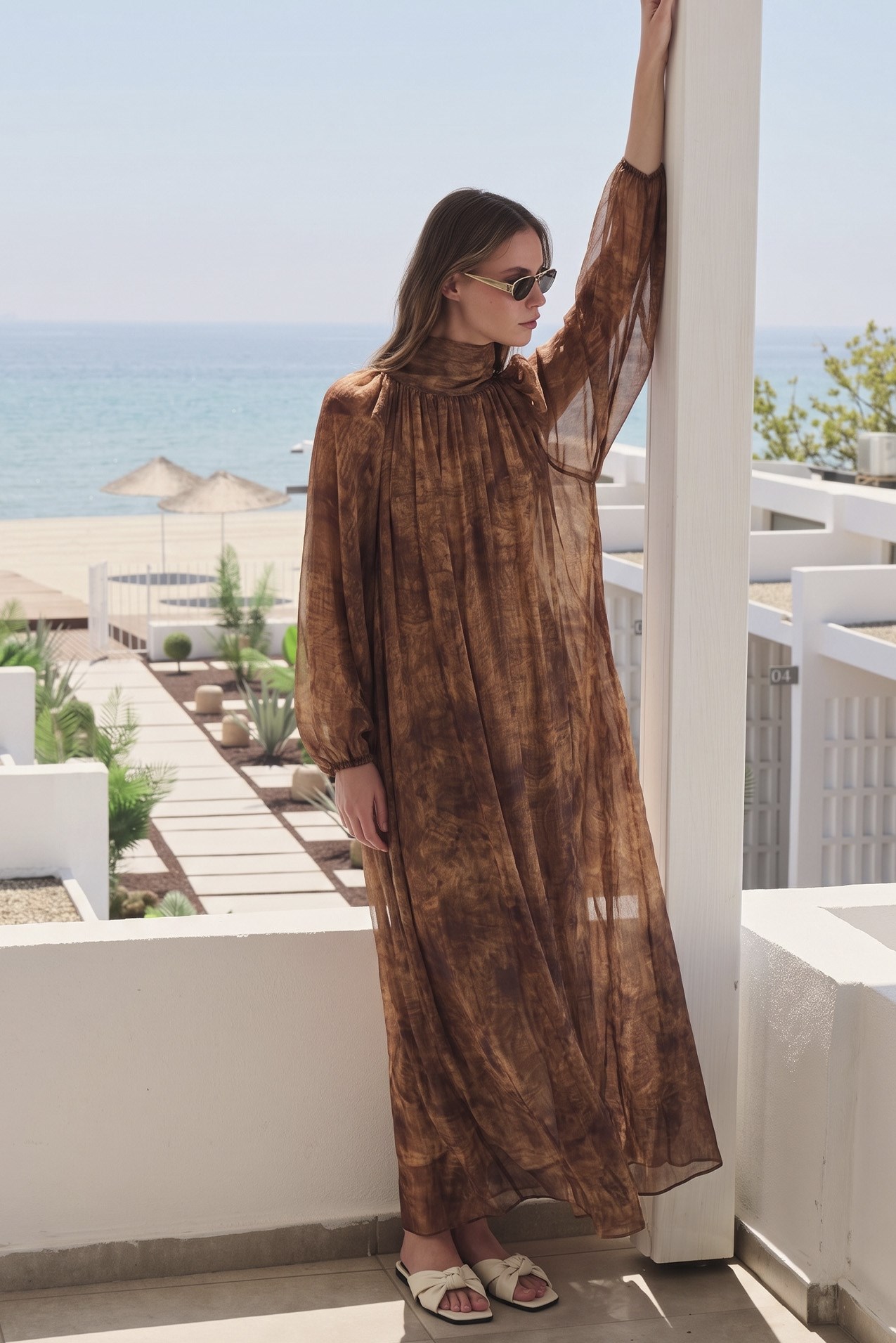 3496 ALTI BÜZGÜLÜ ELBİSE CAMEL
