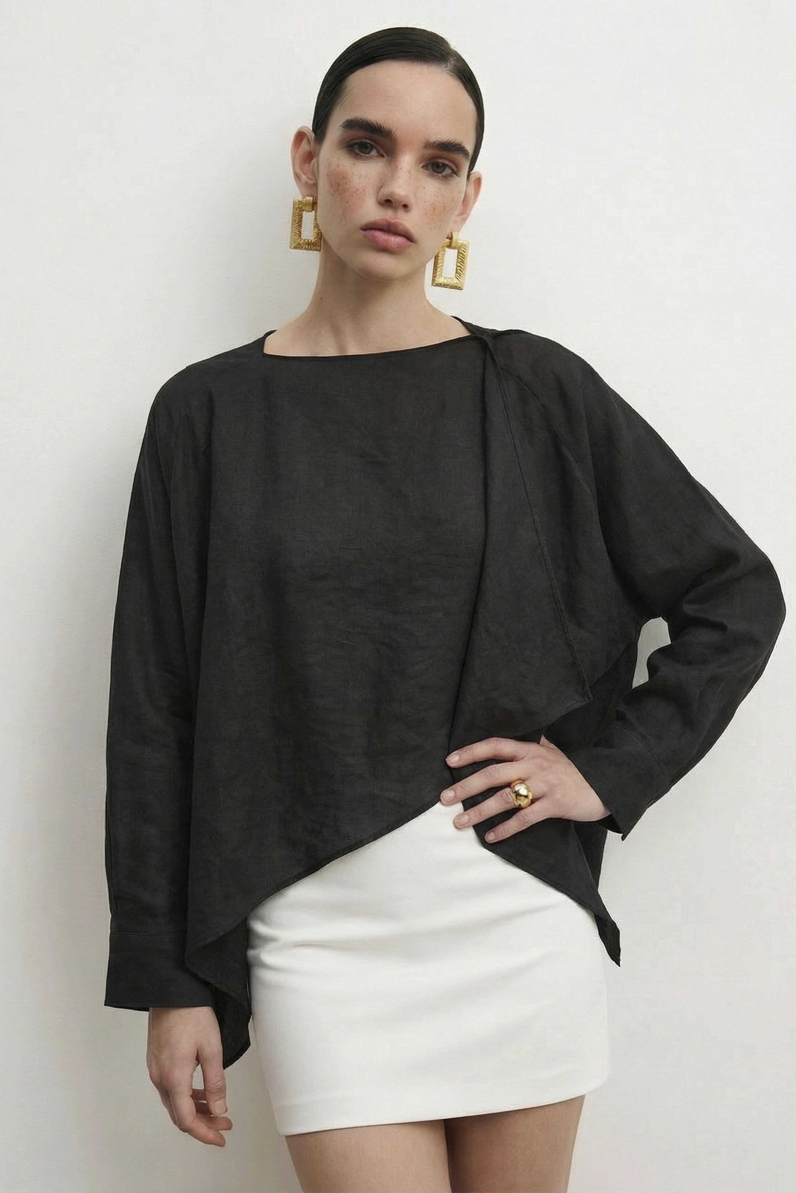 5026 UÇUŞAN PELERİN BLUZ SİYAH