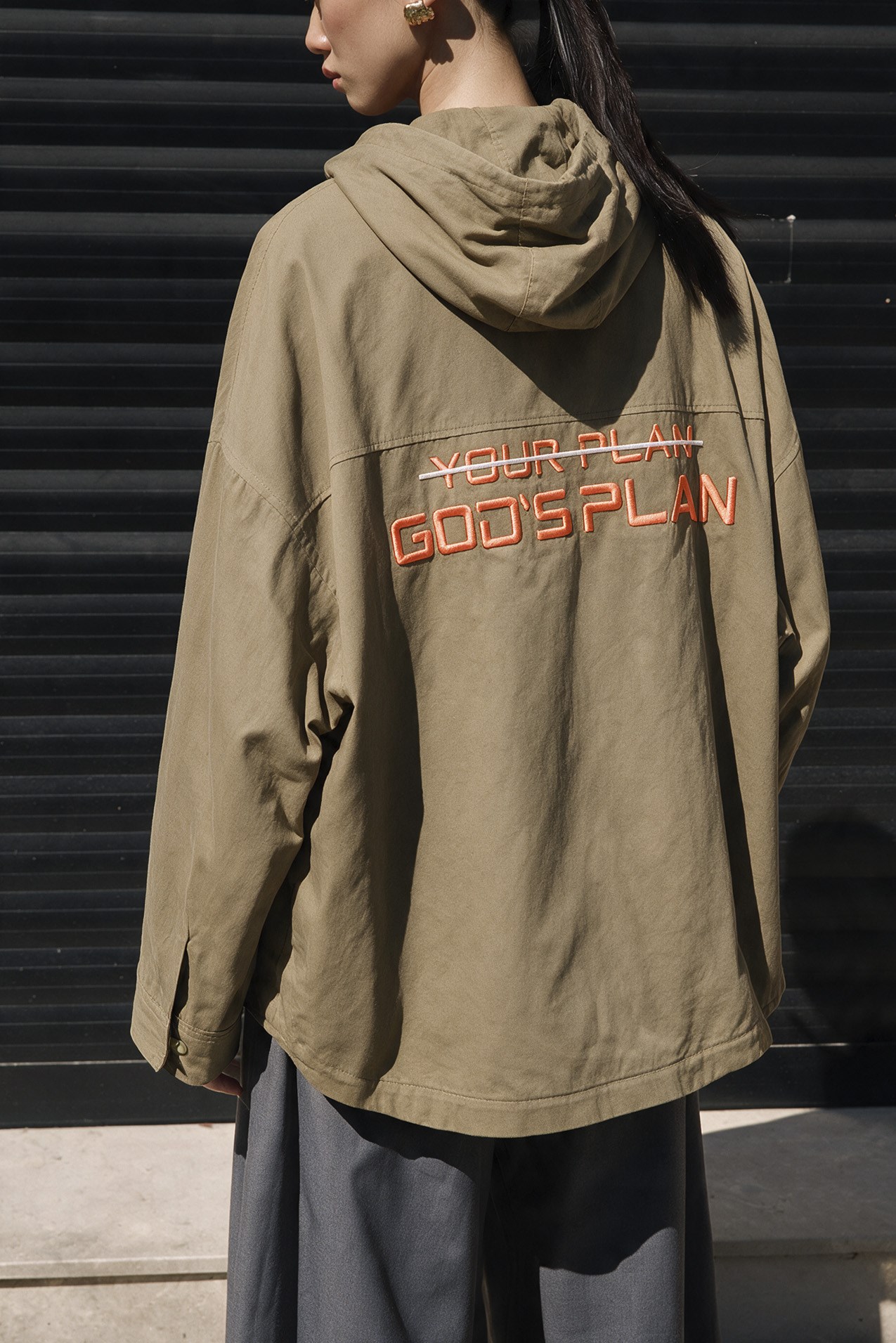 9807 NAKIŞLI KAPŞONLU CEKET BRONZ