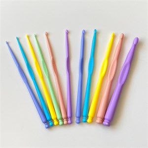 Plastik Örgü Tığ Seti 11 Adet (2)-(2.5)-(3)-(3.5)-(4)-(4.5)-(5)-(6)-(8)-(10) Numaralar