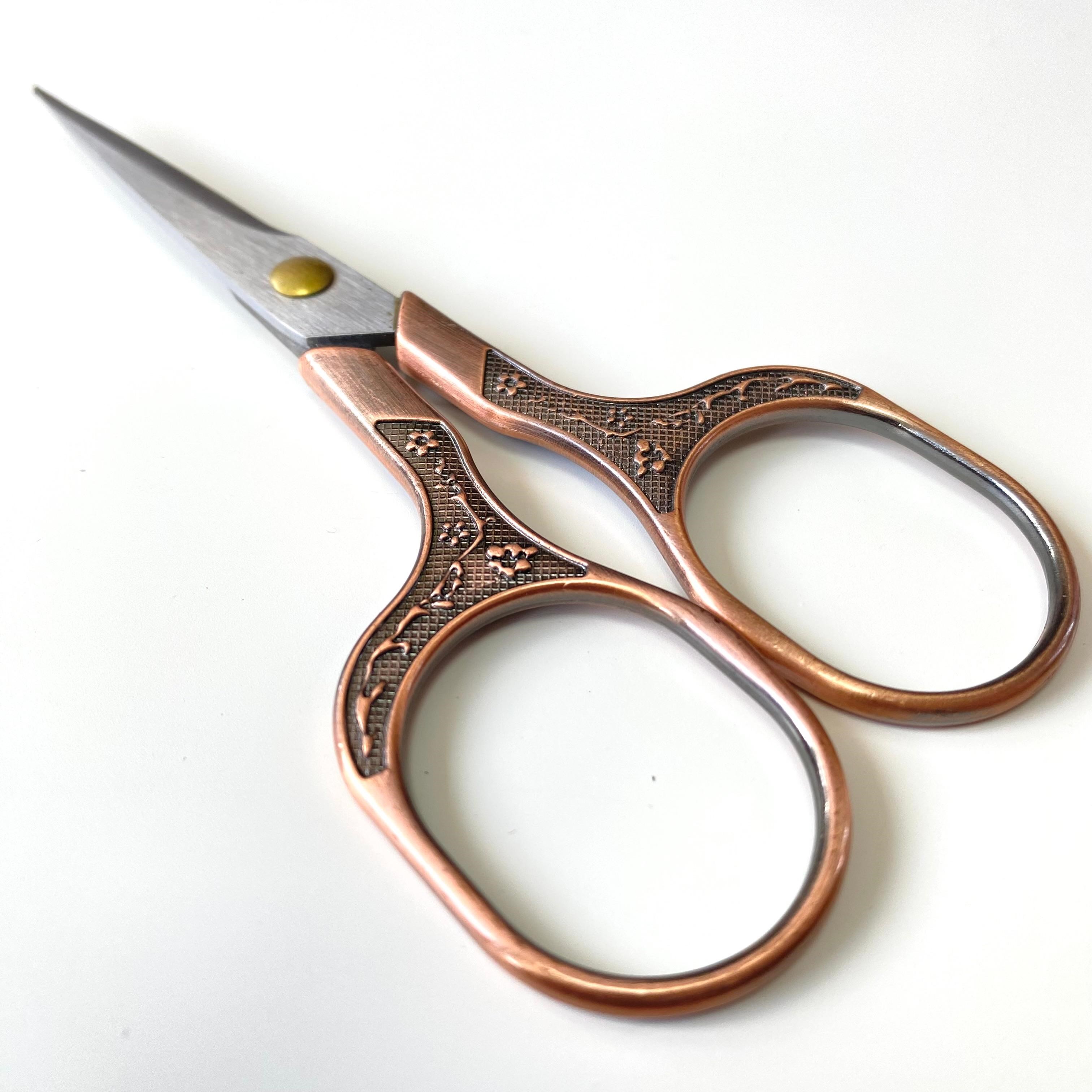 Antik Desenli Dikiş ve Nakış Makası 12.5 Cm Bakır 53920