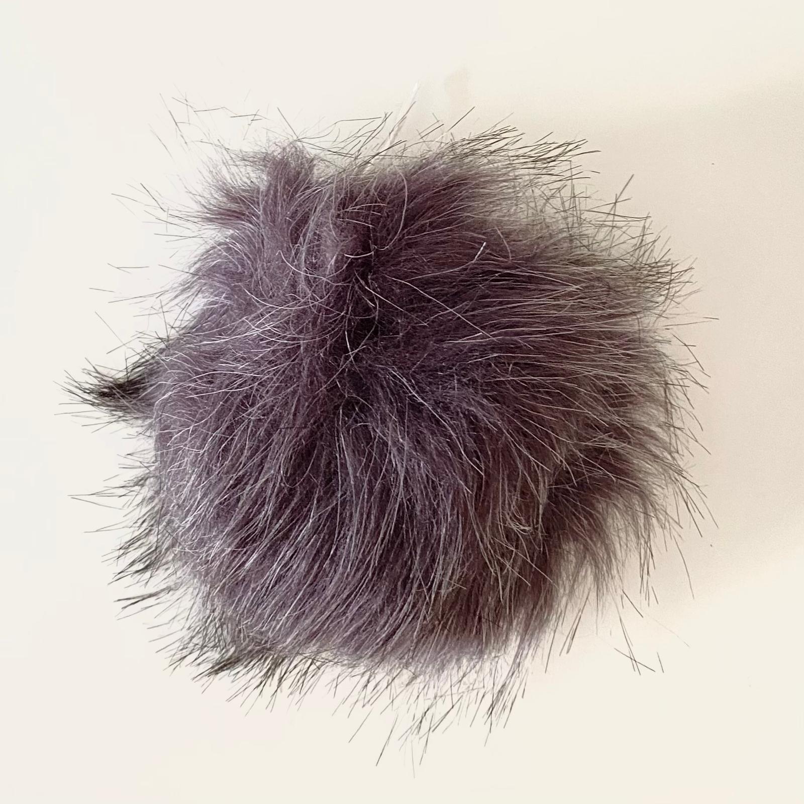 Atkı Şapka Anahtarlık ve Bere Ponponu Büyük Boy 009