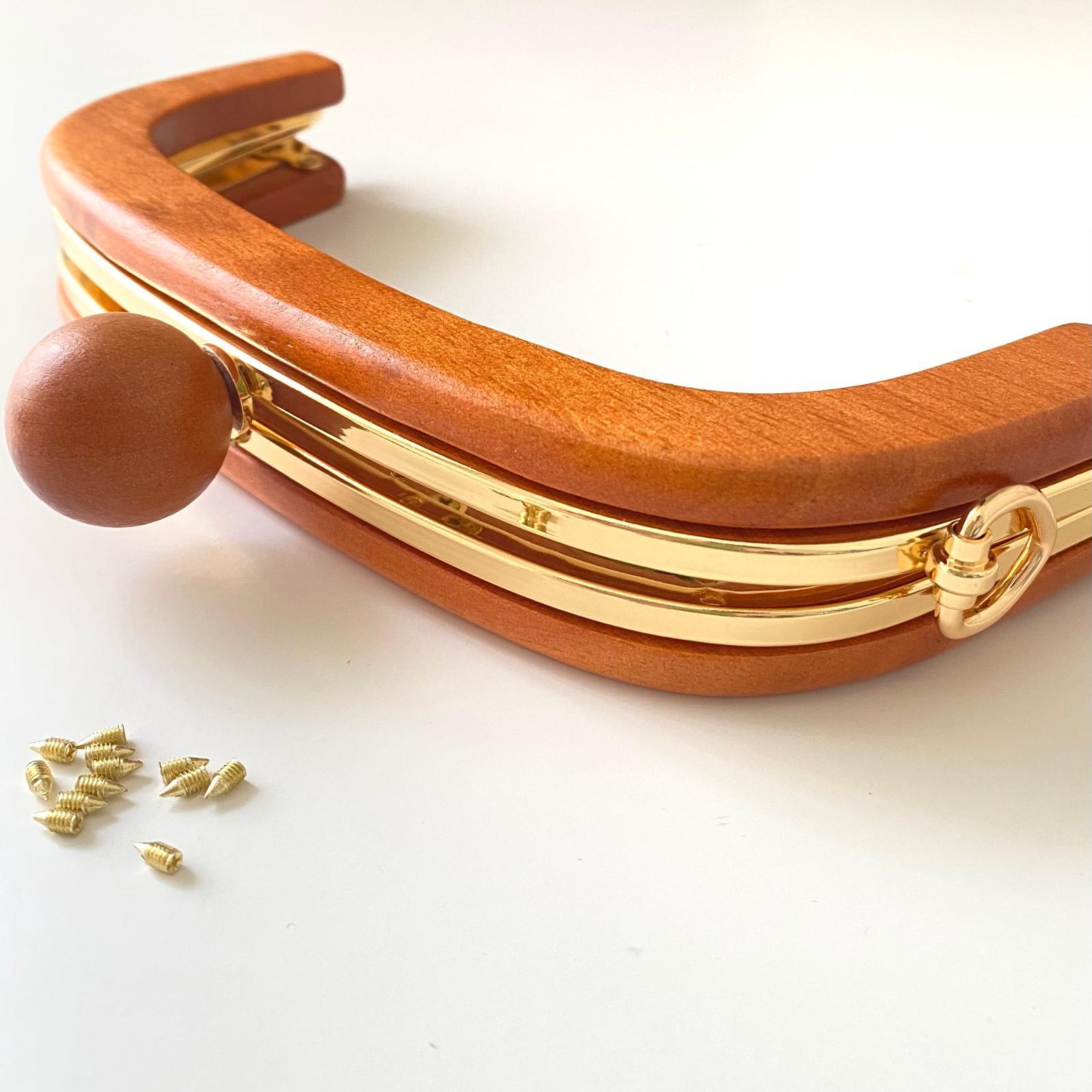 Çanta Bursu Ahşap Oval Boncuklu Sütlü Kahve ve Metal Şeritli 20 Cm