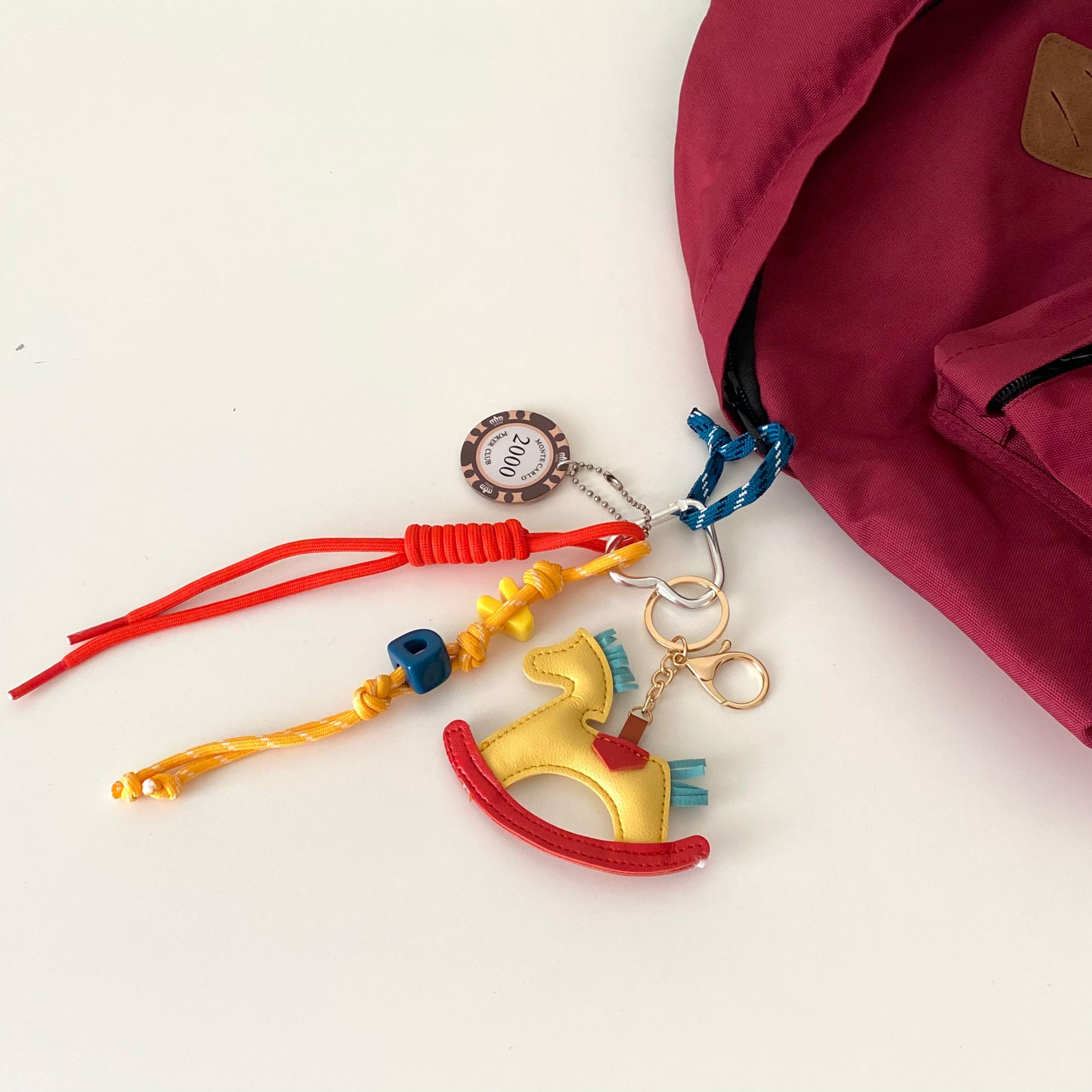 Çanta Charmı Sarı Kırmızı Bebek Atı Detaylı