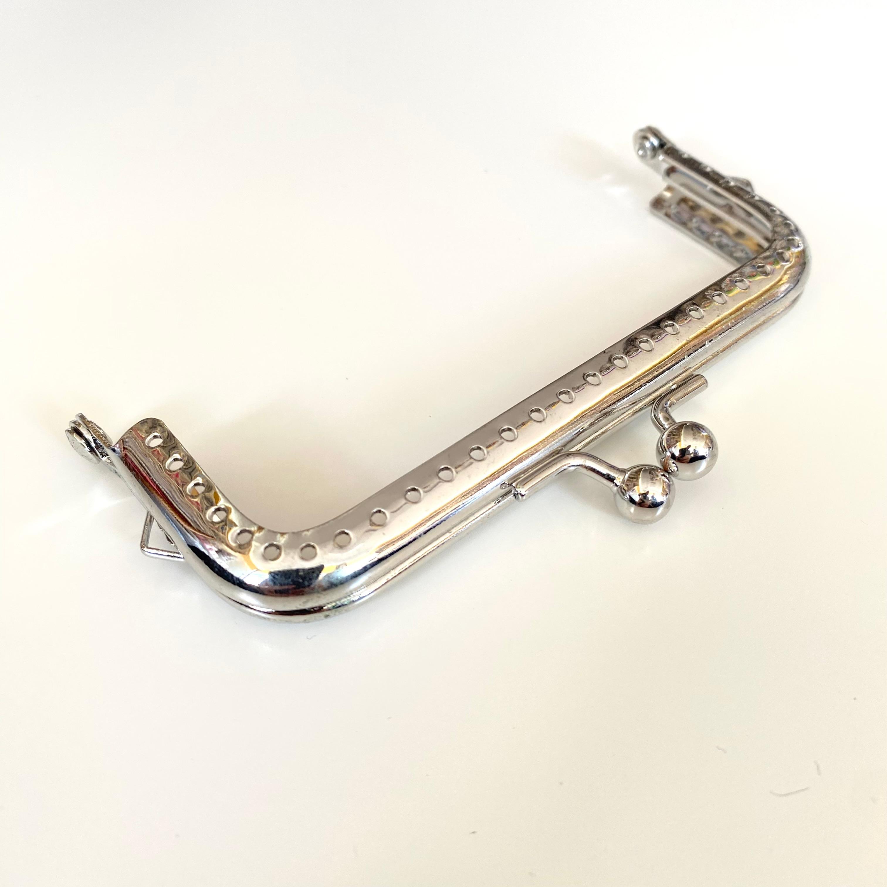 Çanta ve Cüzdan Klipsi Gümüş Renk Köşeli Model  Düz 10,5 Cm