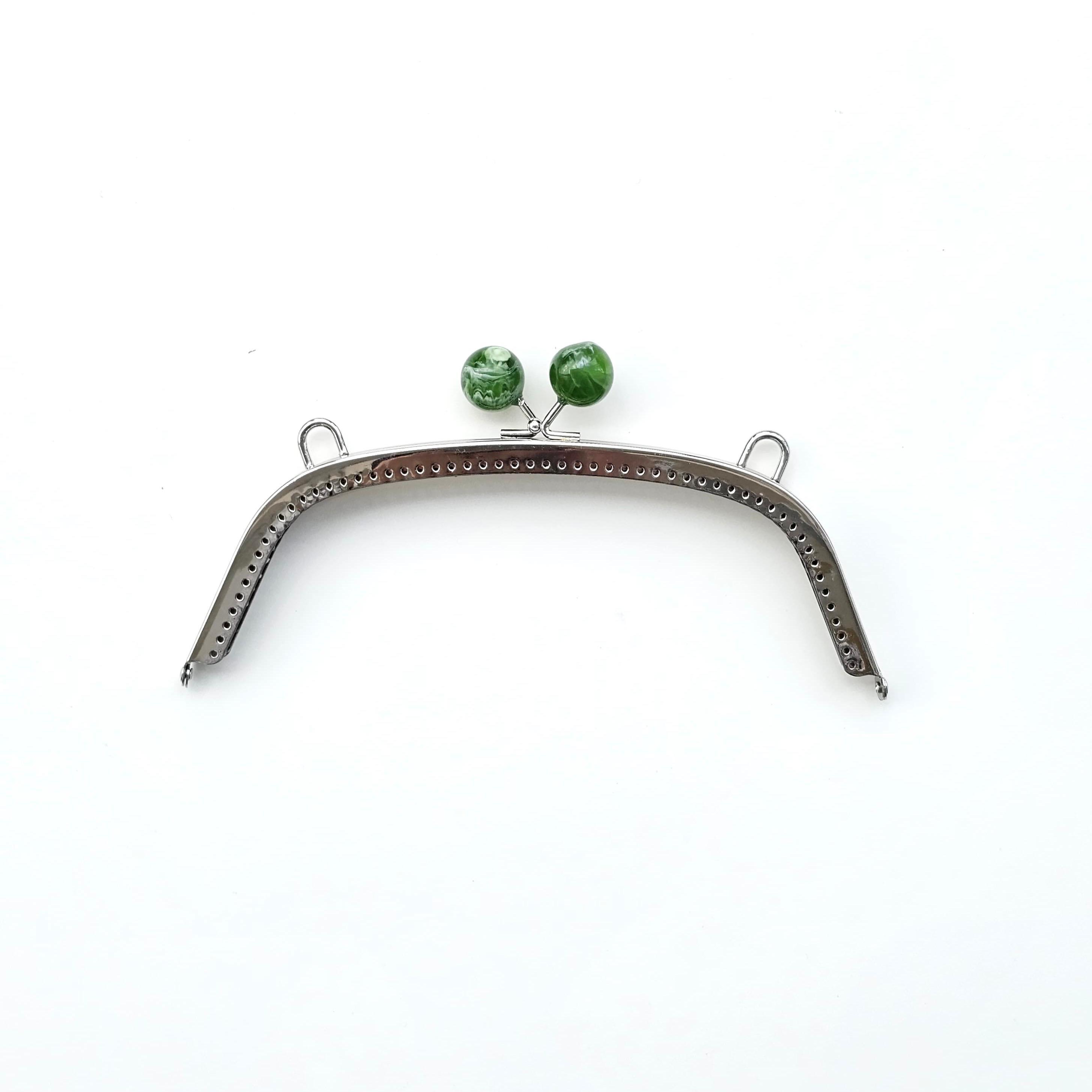 Çanta ve Cüzdan Klipsi Gümüş Renk Yeşil Başlı 23 Cm