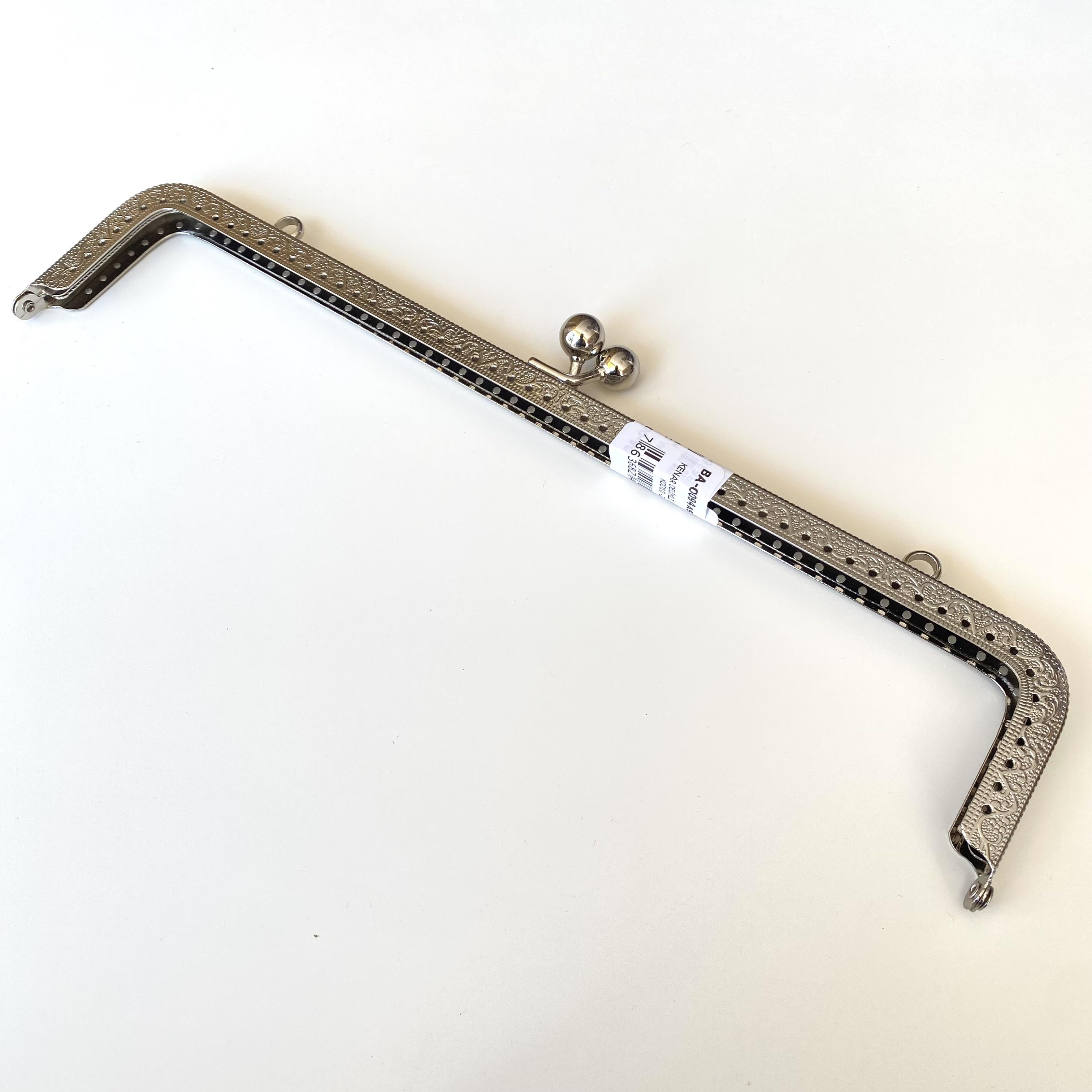 Çanta ve Cüzdan Klipsi İşleme Baskılı Gümüş Renk Köşeli Model 30 Cm BA-0093 ( ASKILIKLI ) 