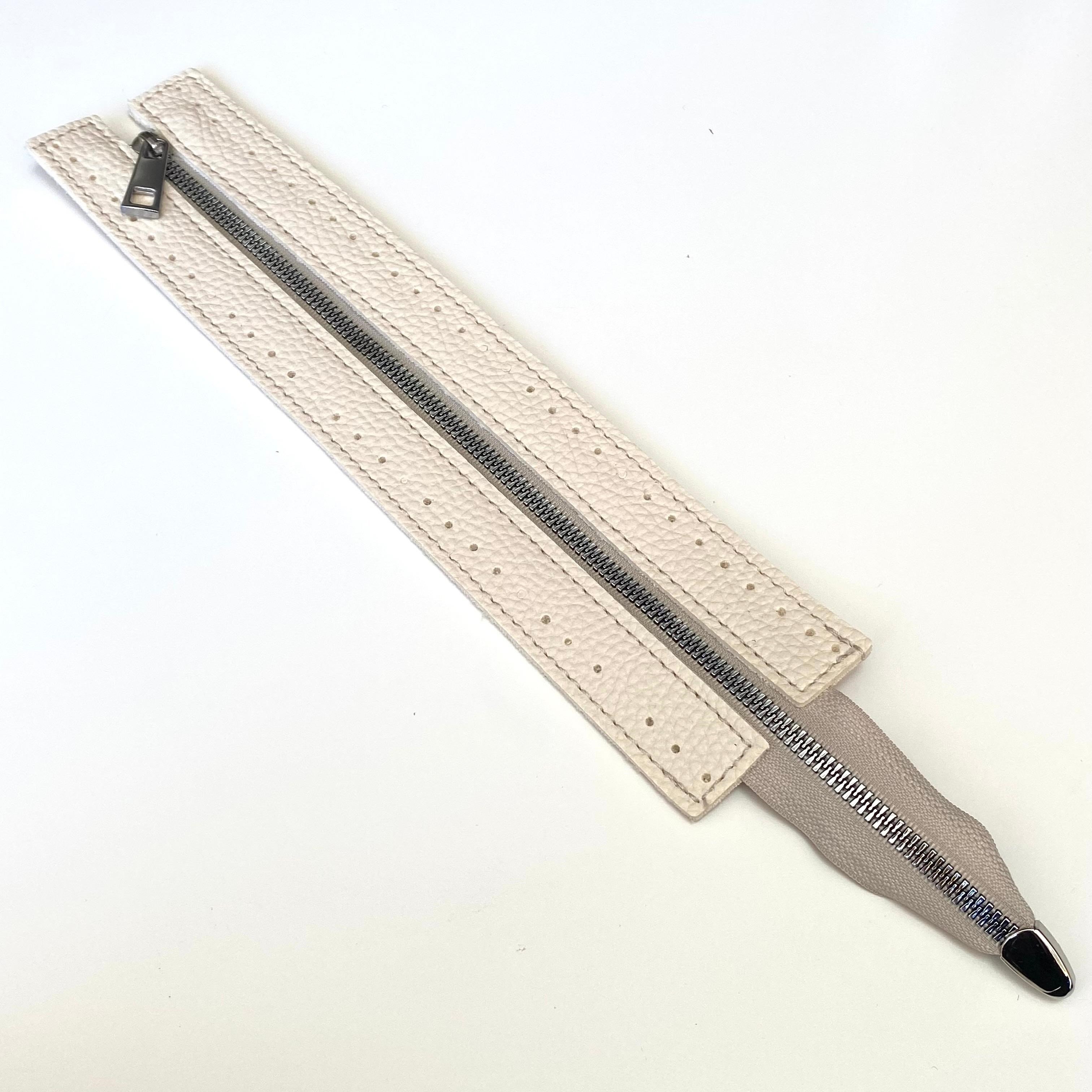 Dikilebilir Çanta Fermuarı Çanta Örgü Malzemesi 6 x 30 Cm Krem - Gümüş