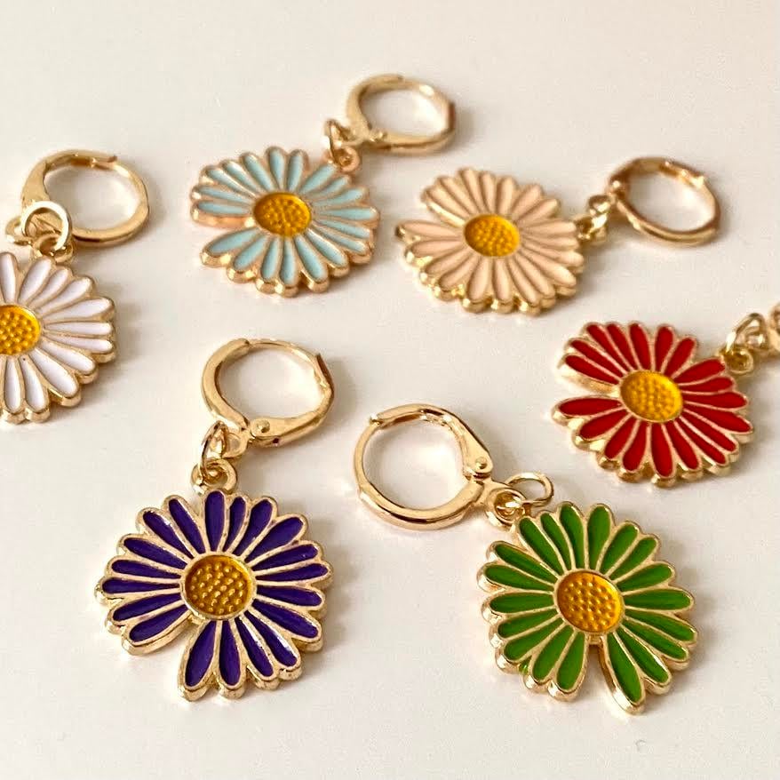 Metal Çiçek Figürlü Broş Set