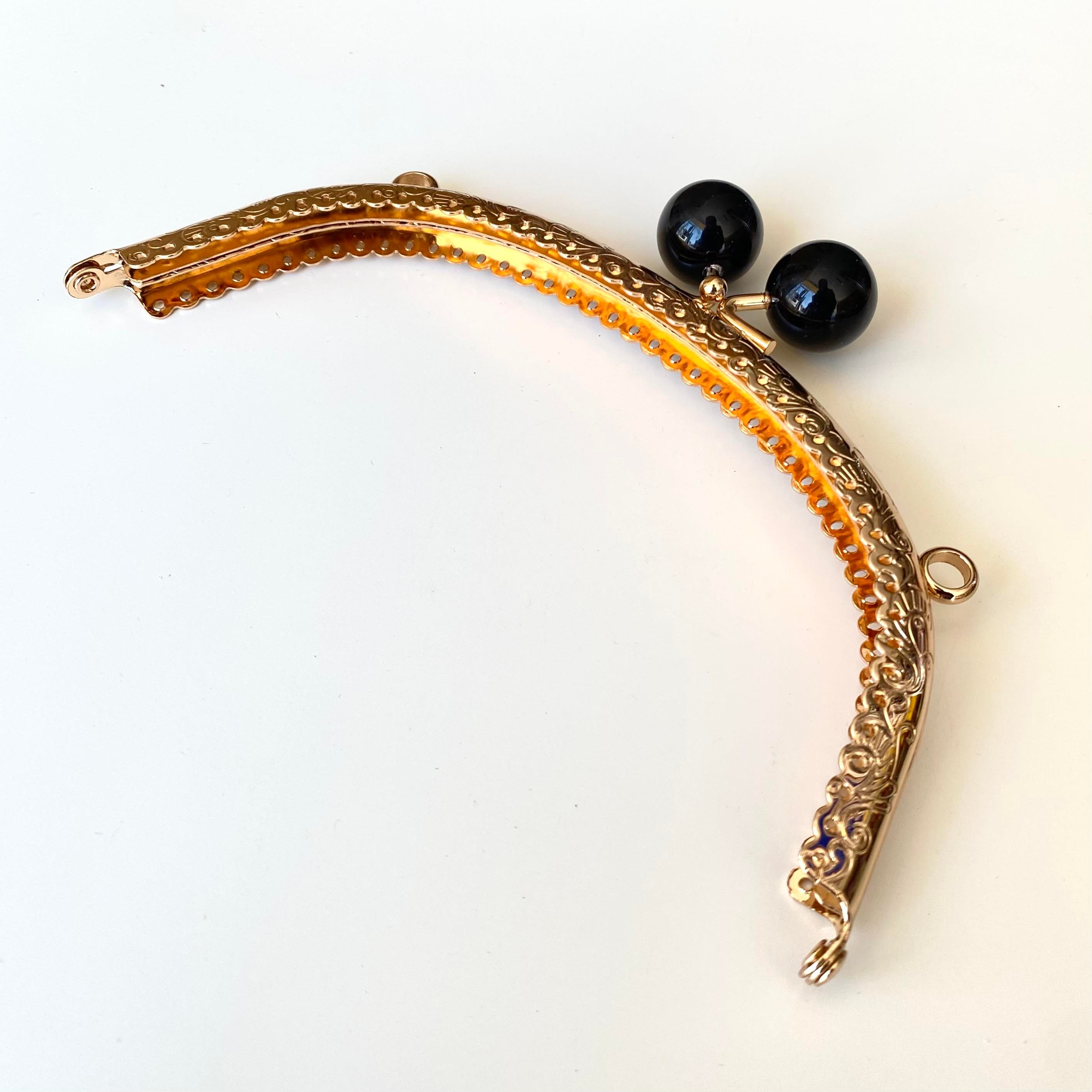 Oval Siyah İnci Boncuklu İşleme Baskılı Çanta ve Cüzdan Bursu - Klipsi Altın 16.5 Cm BA-0105