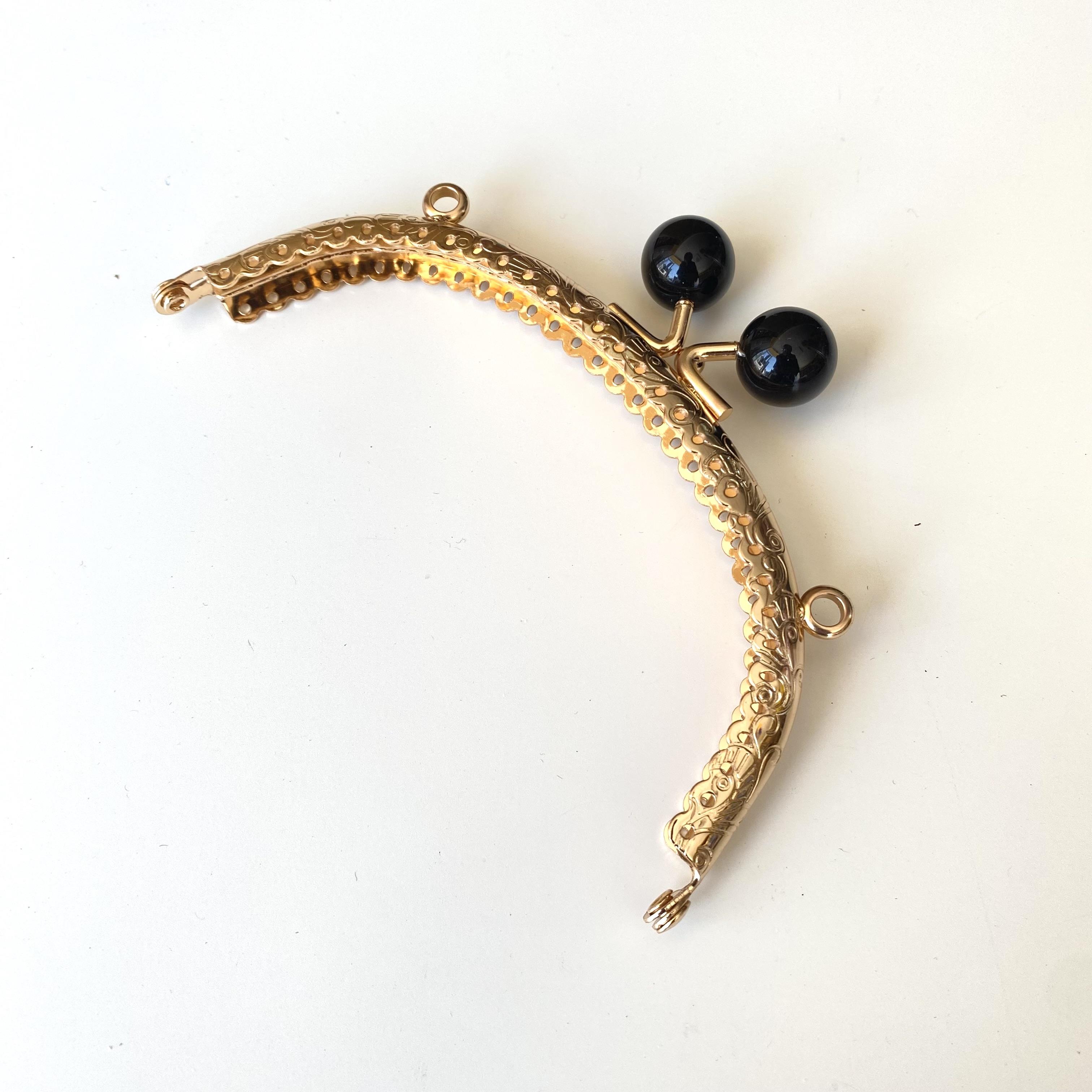 Oval Siyah İnci Boncuklu İşleme Baskılı Çanta ve Cüzdan Bursu - Klipsi Altın 12.5 Cm BA-0104