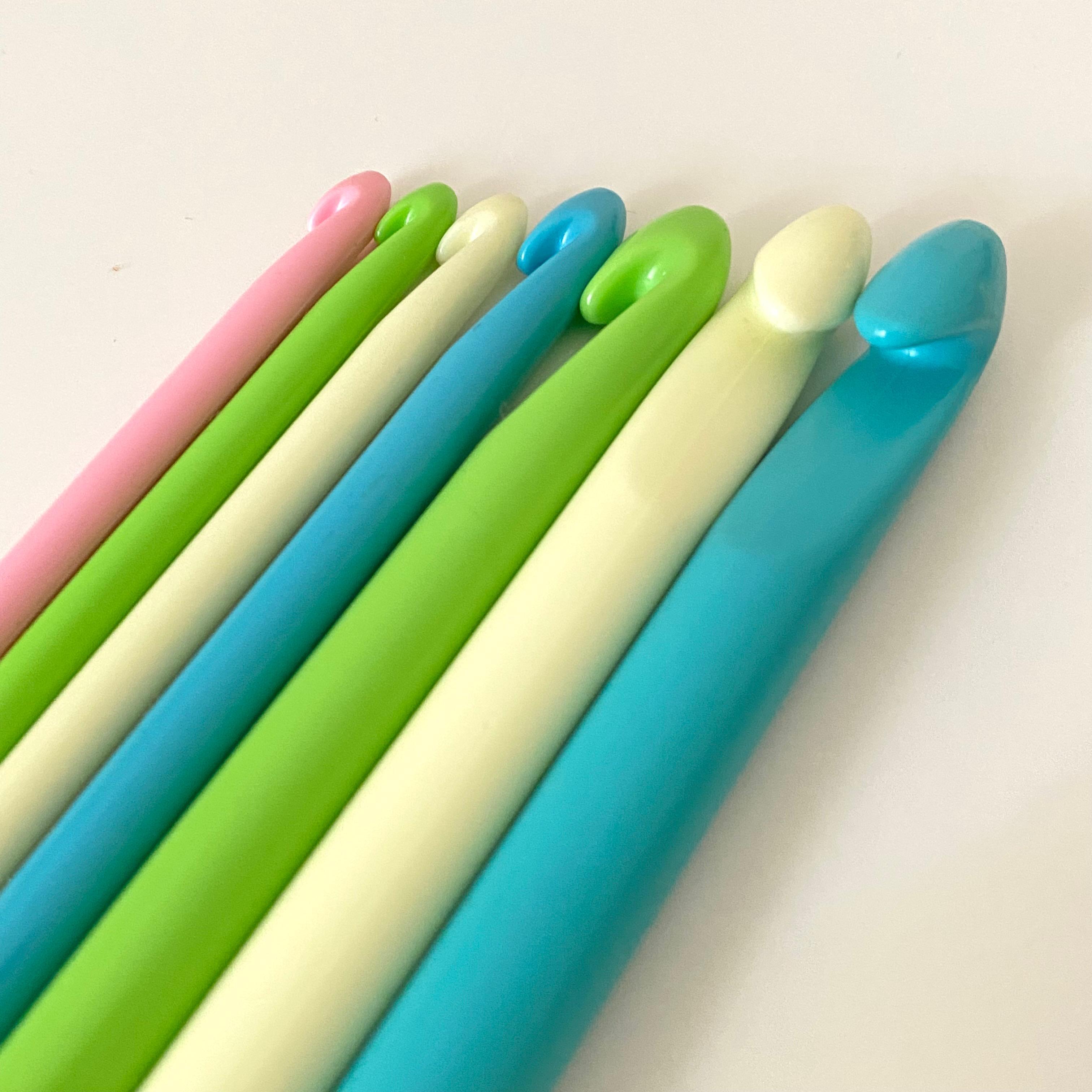 Plastik Örgü Tığı Seti 7 Farklı Numara ( 4.0/ 4.5/ 5.0/ 6.0/ 8.0/ 9.0/ 10 )