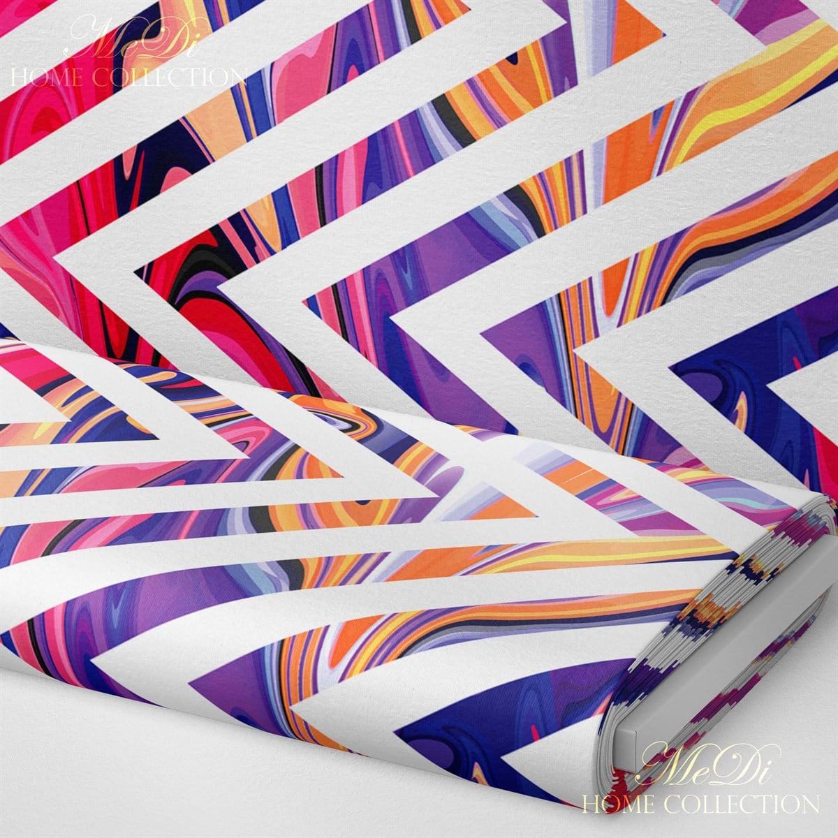 Pembe-Mor Tonlarında Ebrulu Zigzag Desenli Dijital Baskılı Kumaş