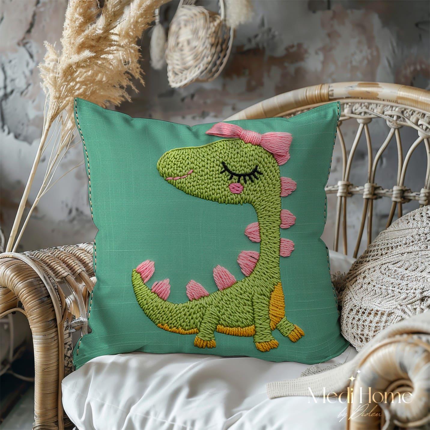 3 Boyutlu Pembe Fiyonklu Tatlı Dinoşun Gülümseyişi 3'lü Pano Kumaşı