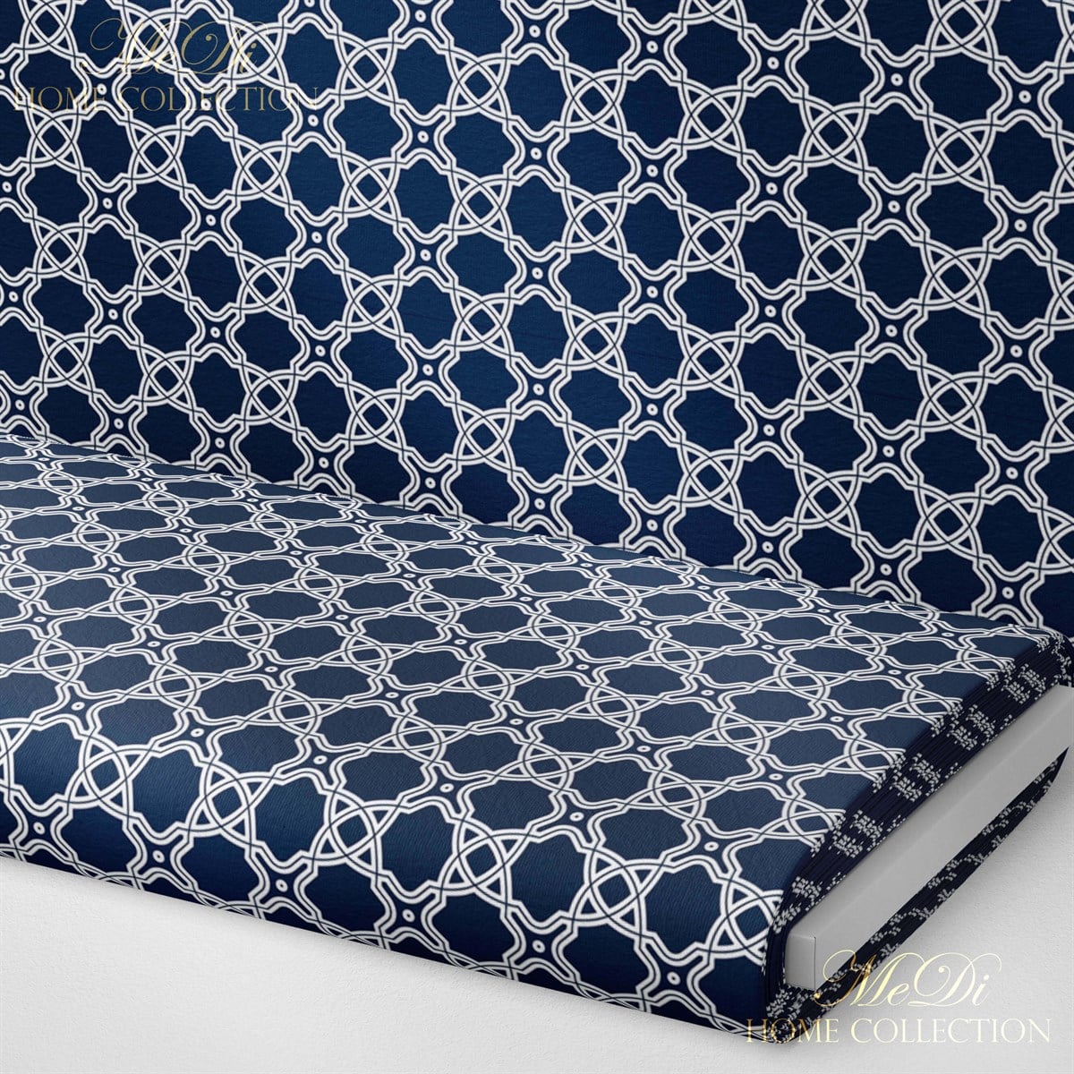 Lacivert-Beyaz Geometrik Motif Desenli Dijital Baskılı Kumaş