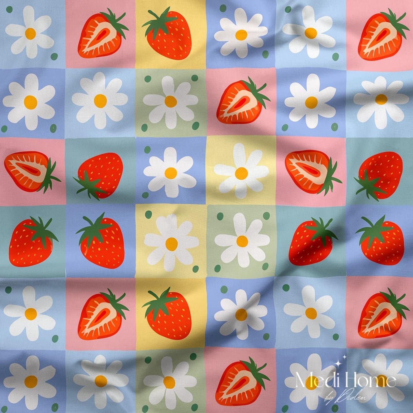 Pastel Karelerde Çilek ve Papatyalar Dijital Baskılı Kumaş